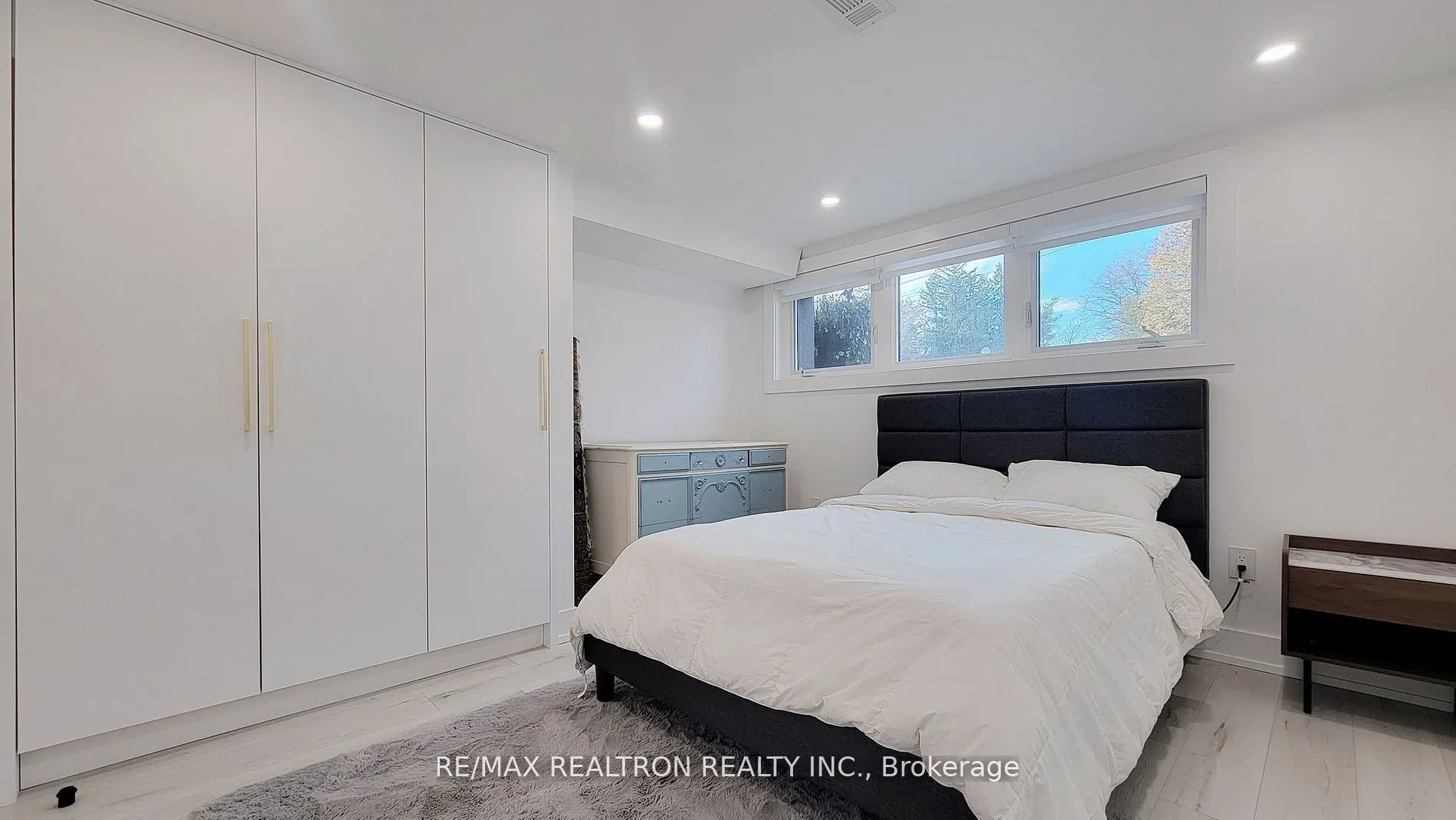111 Evahill Crescent