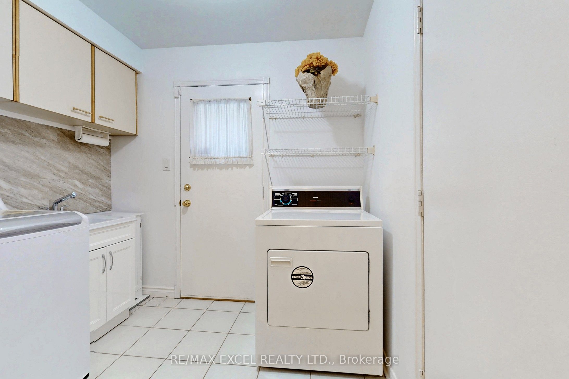 69 Nadine Crescent