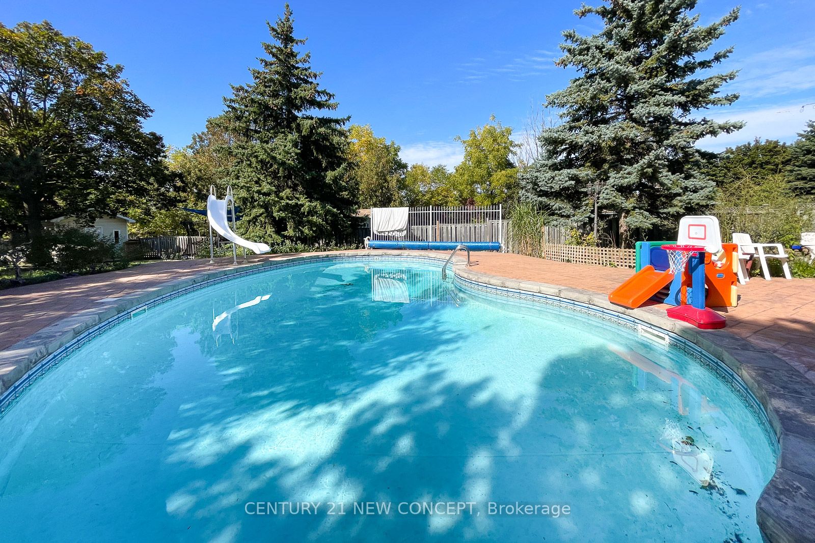 40 Marchwood Crescent