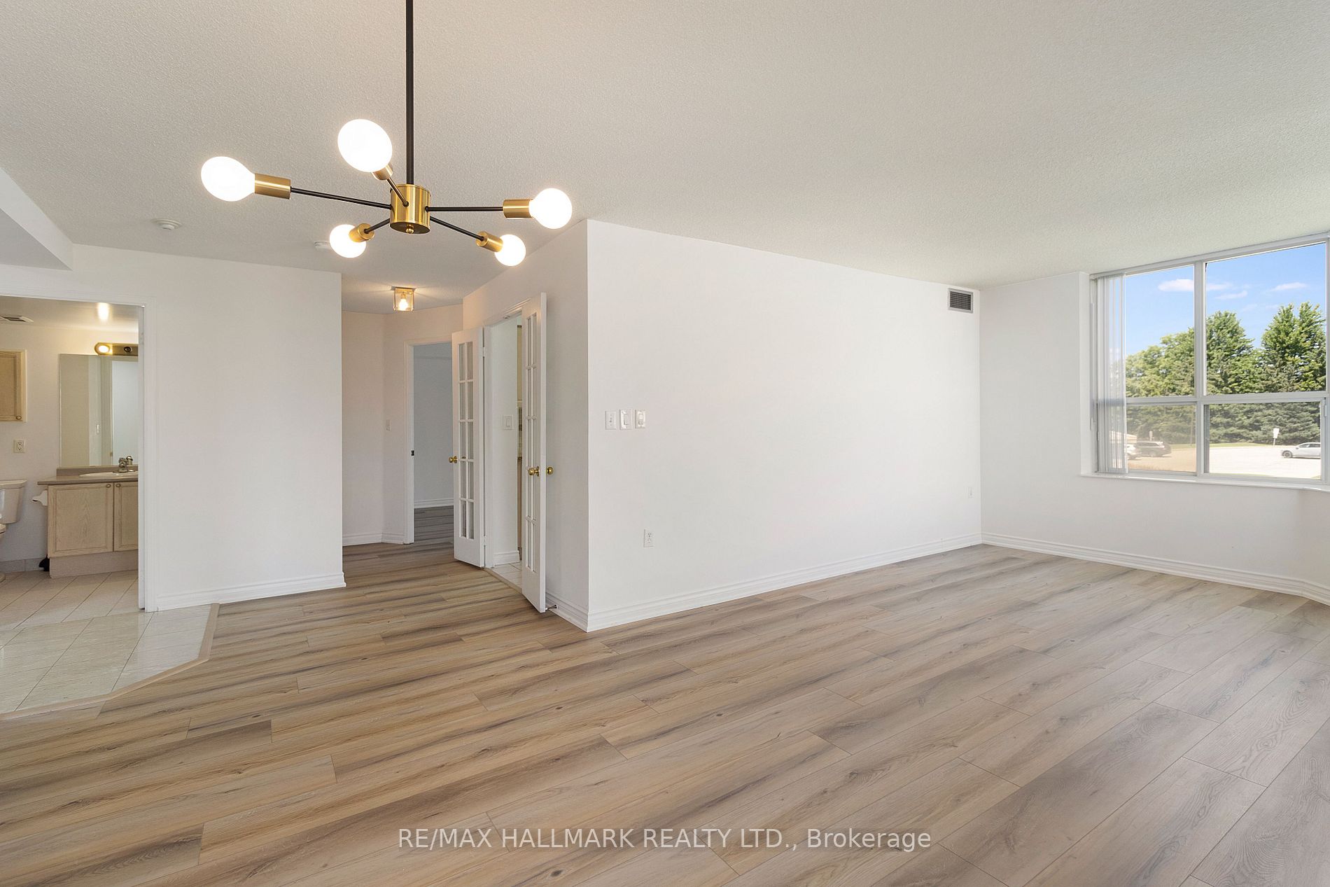 2100 John Street, #203
