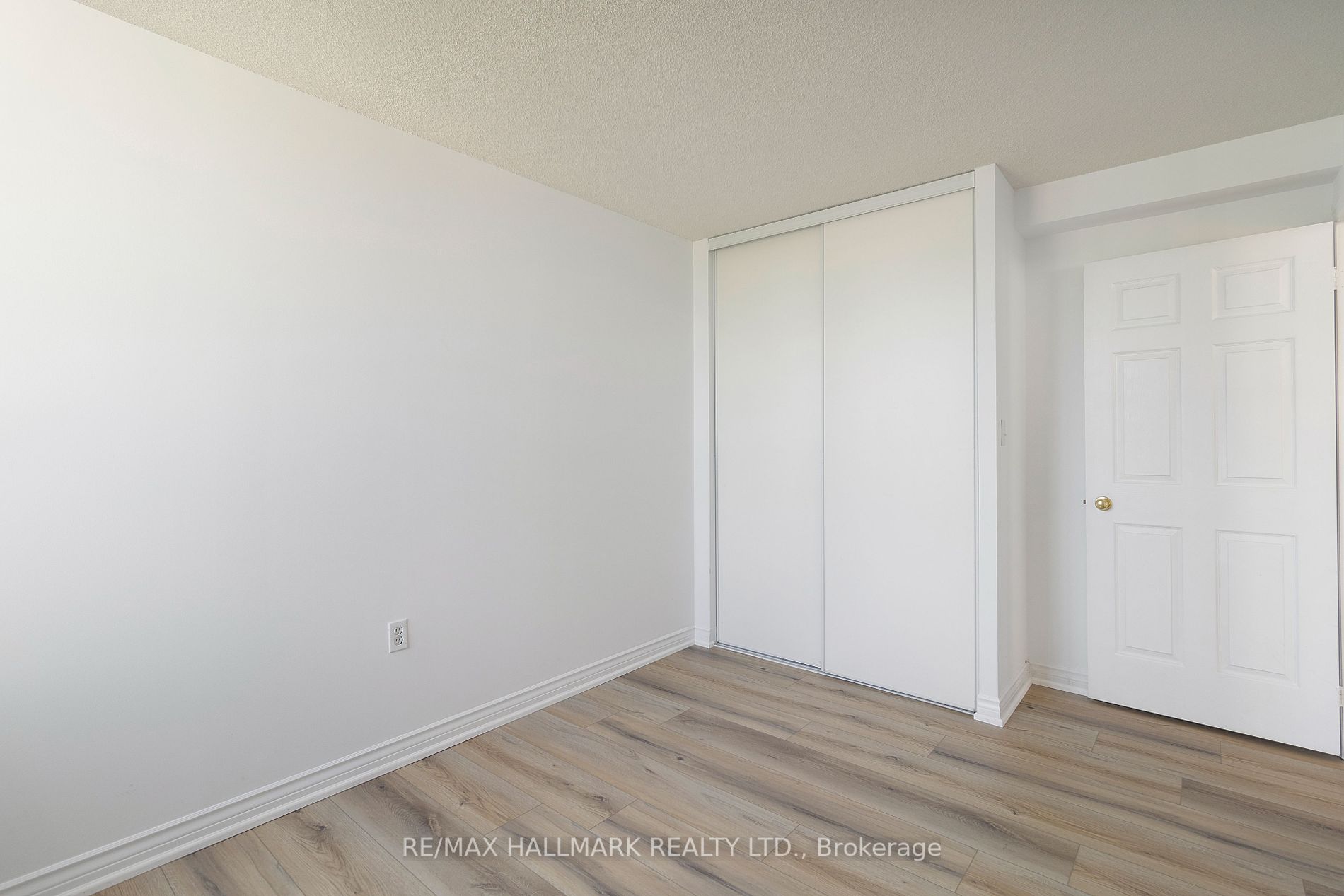 2100 John Street, #203