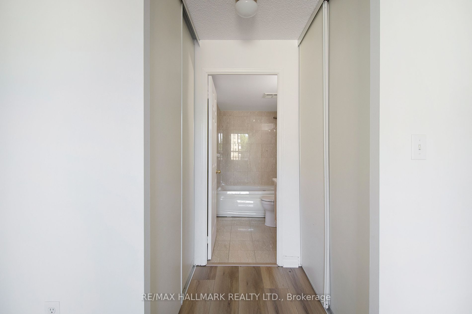 2100 John Street, #203