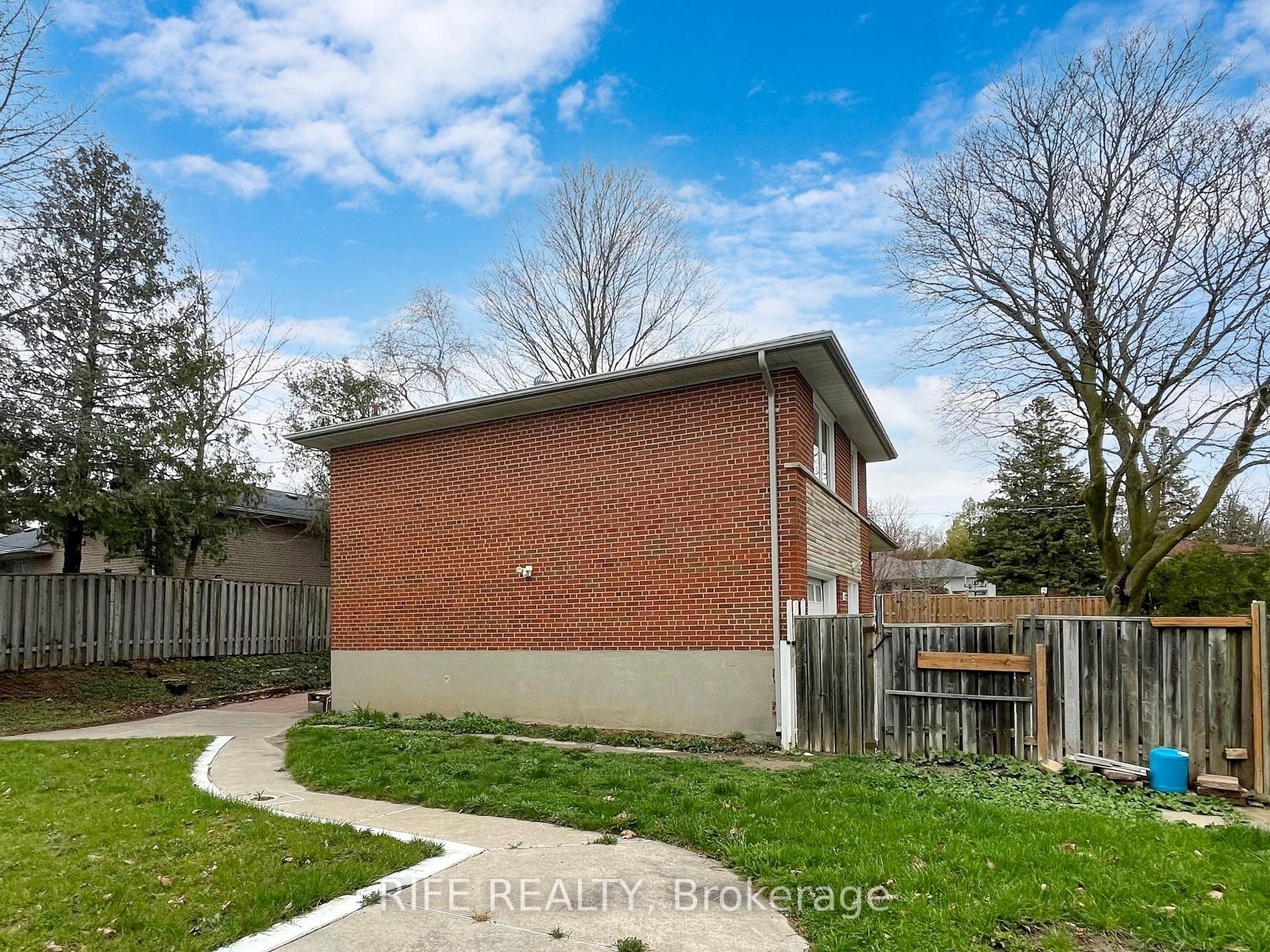 12 Sherwood Forest Drive