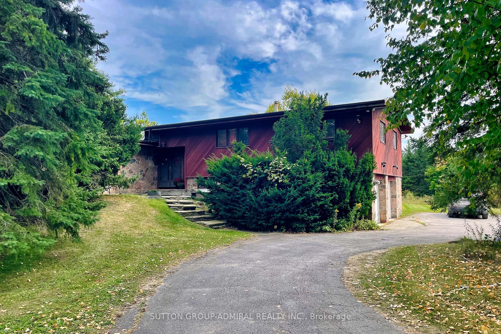 175 South Summit Farm Road
