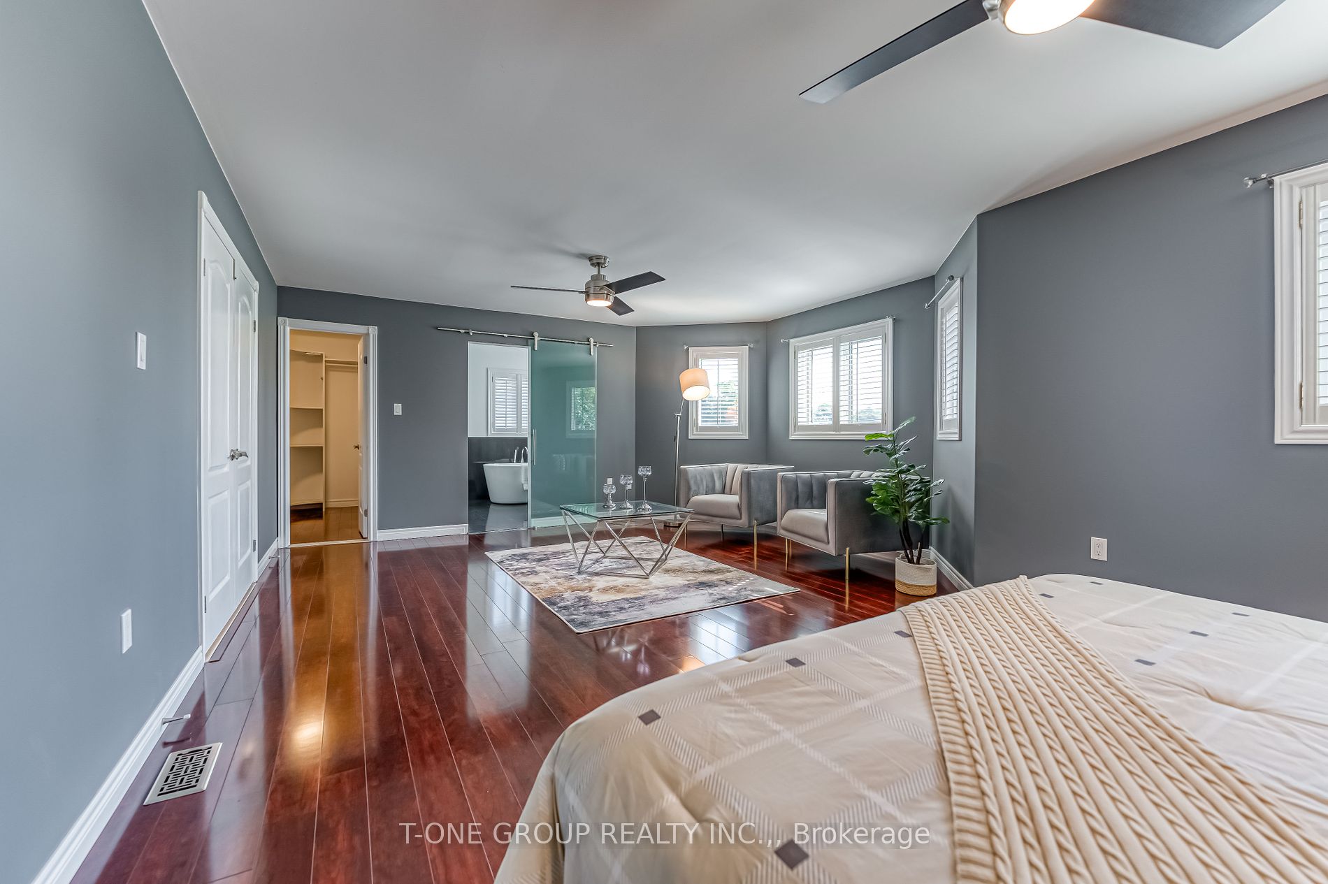 11 SAINT Ave