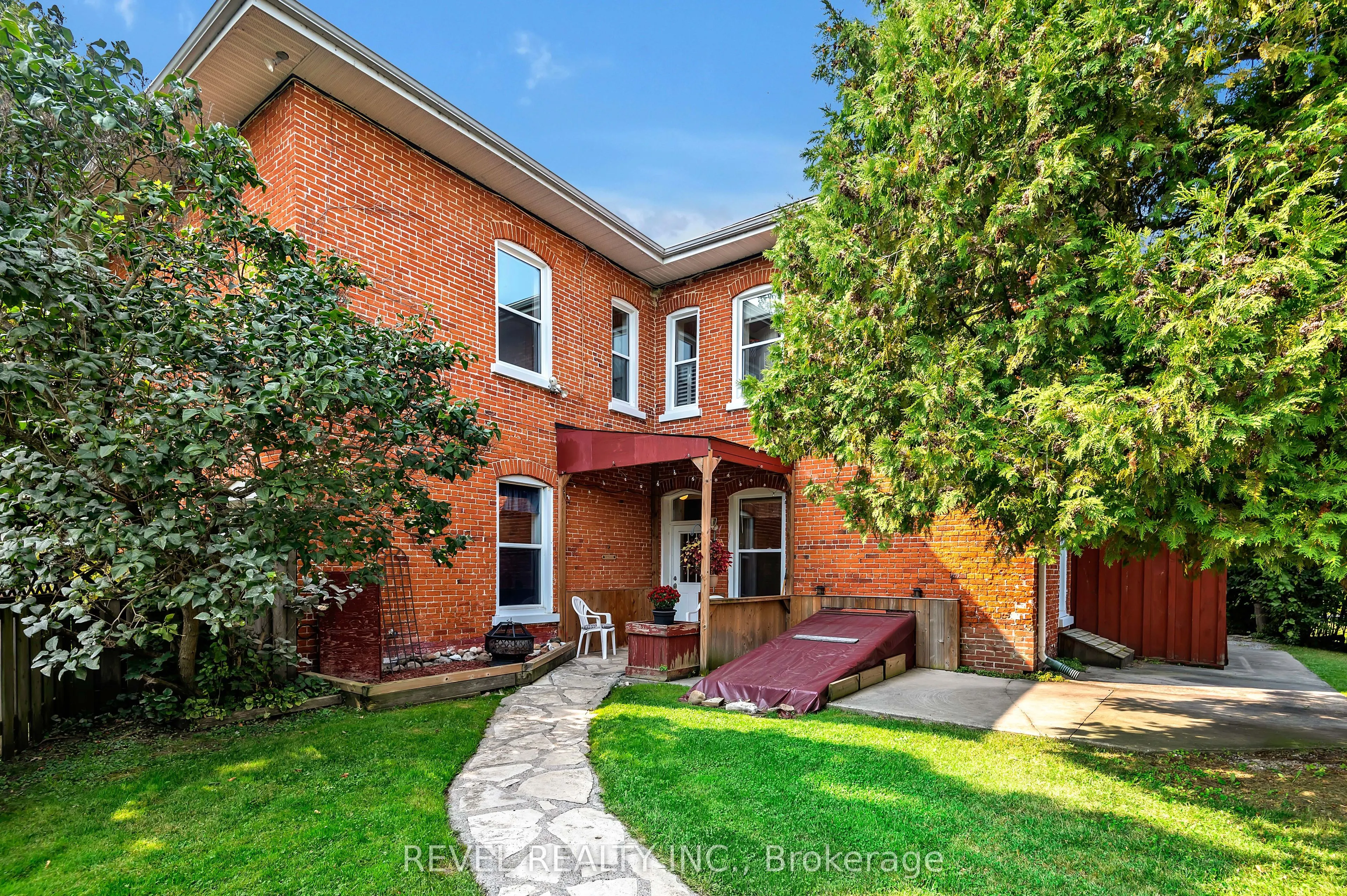 351 Hedge Road