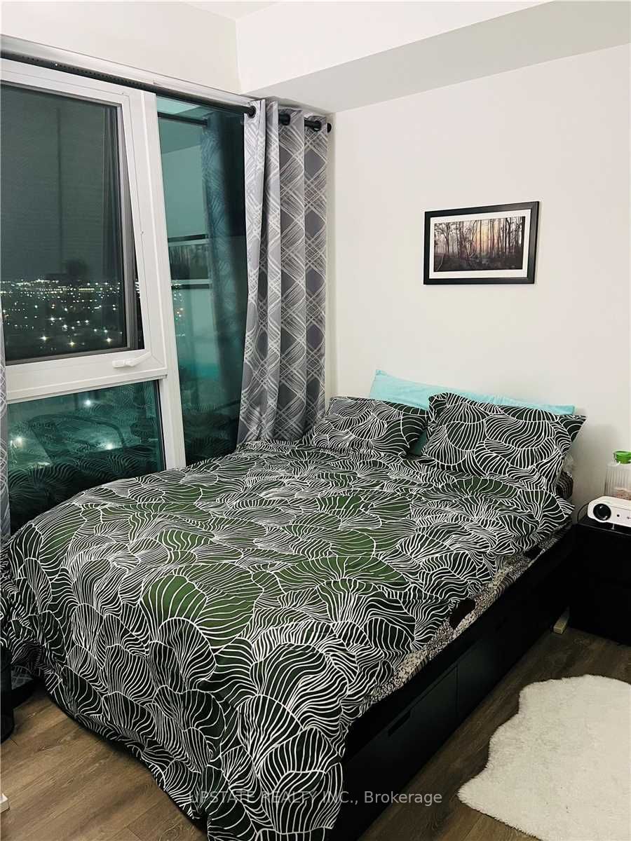 898 Portage Parkway, #1711