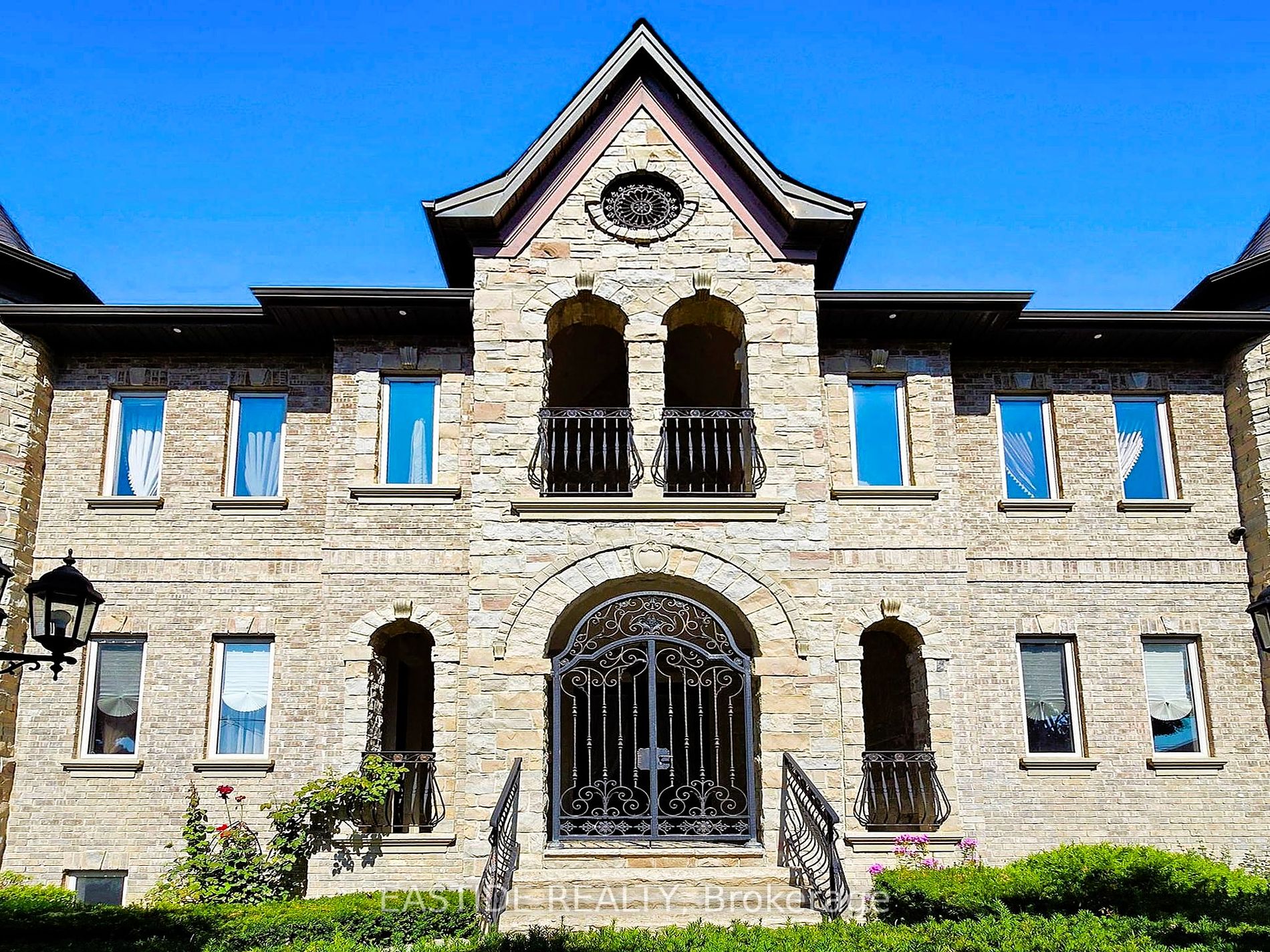 54 Maryvale Crescent