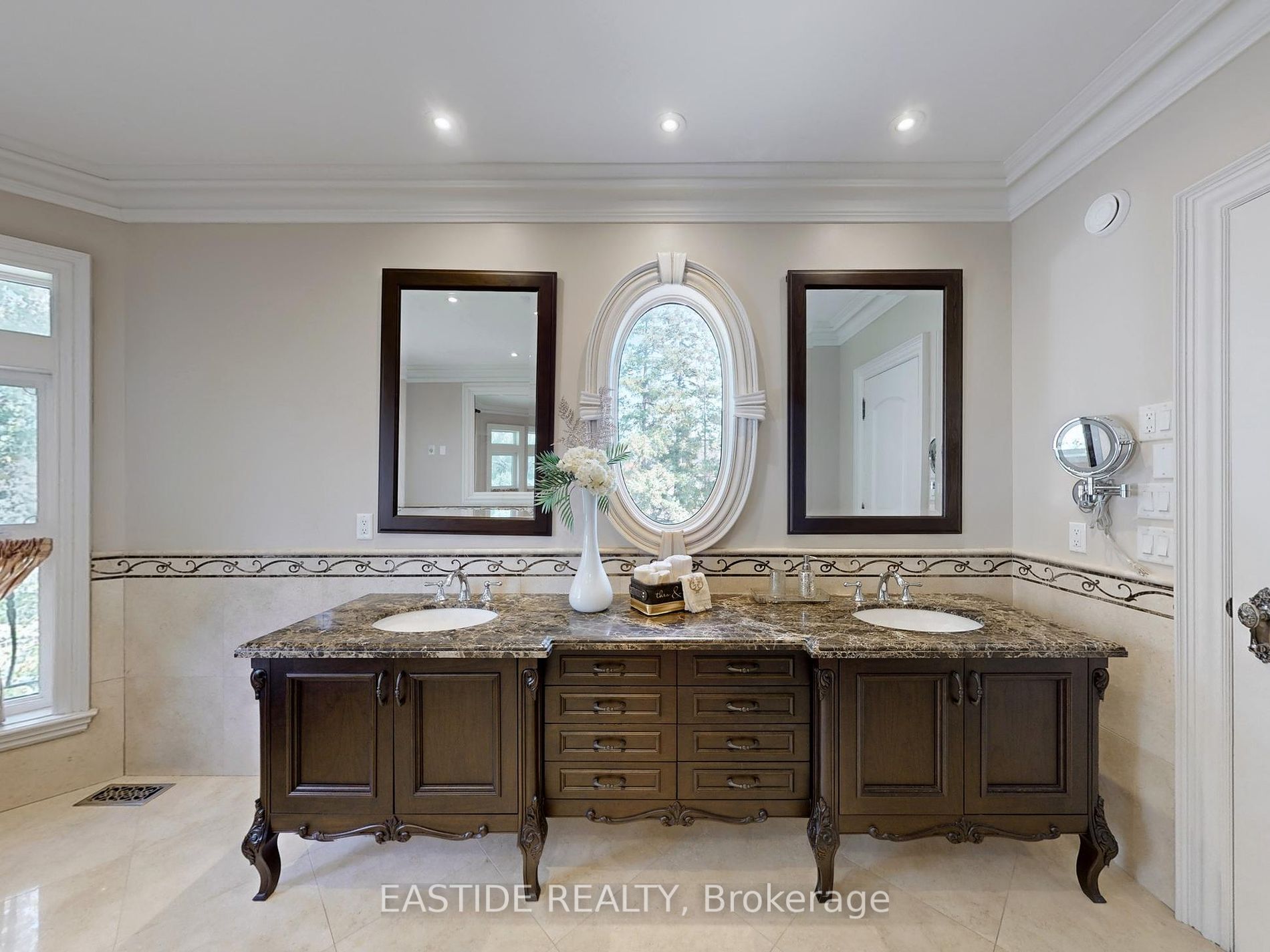54 Maryvale Crescent