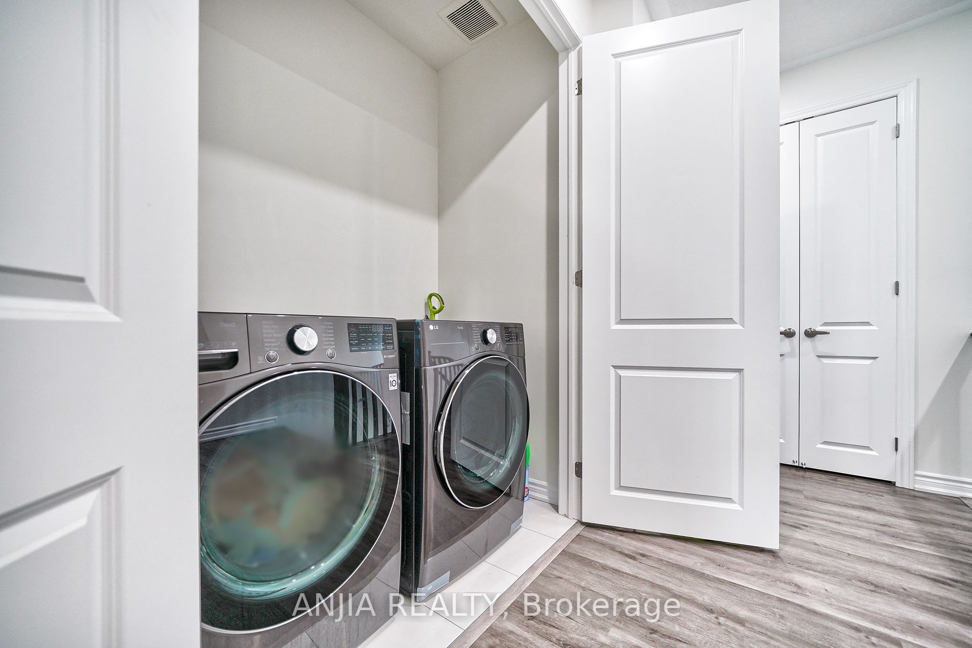 262 Beaverbrae Drive