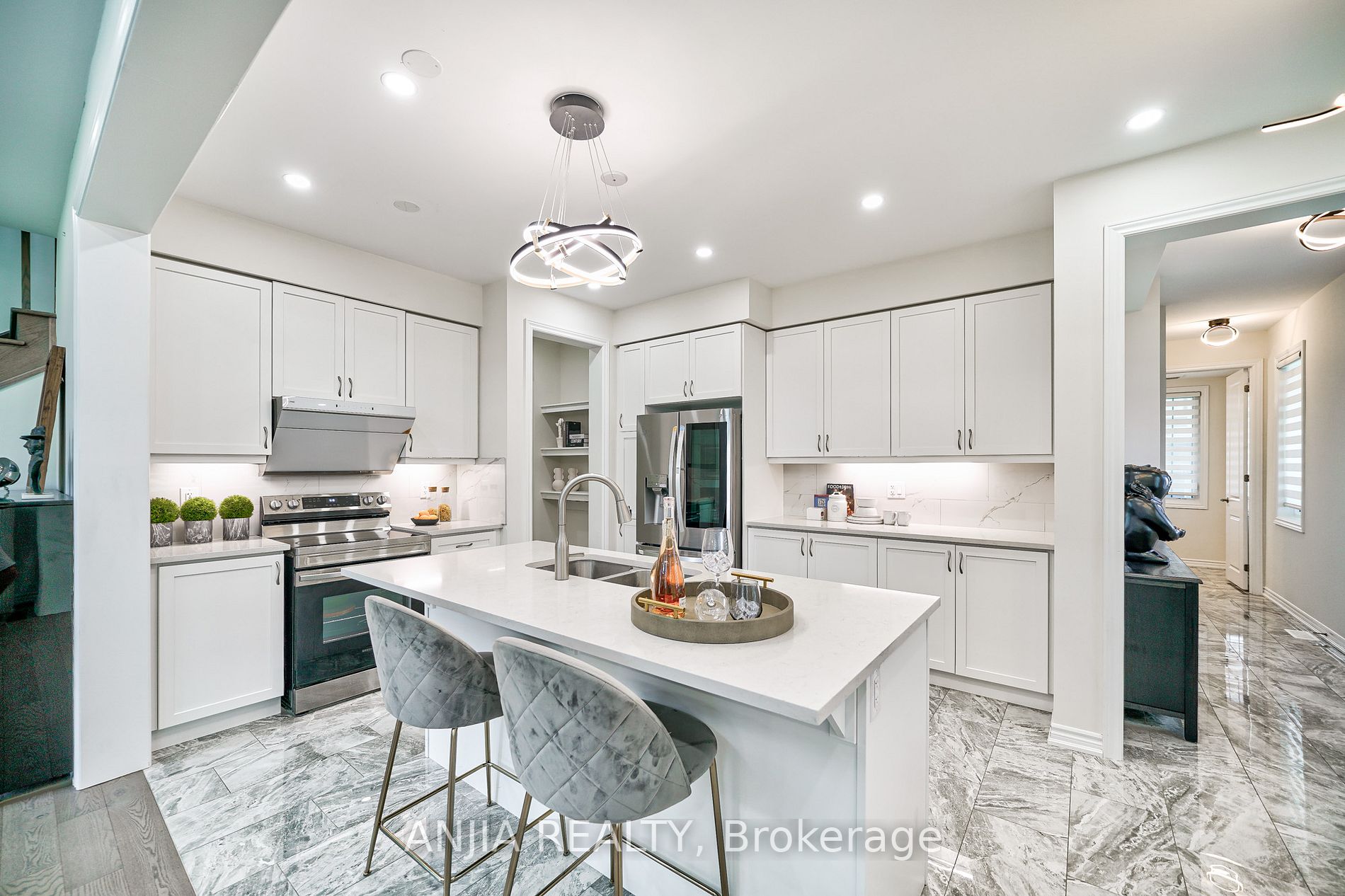 262 Beaverbrae Drive