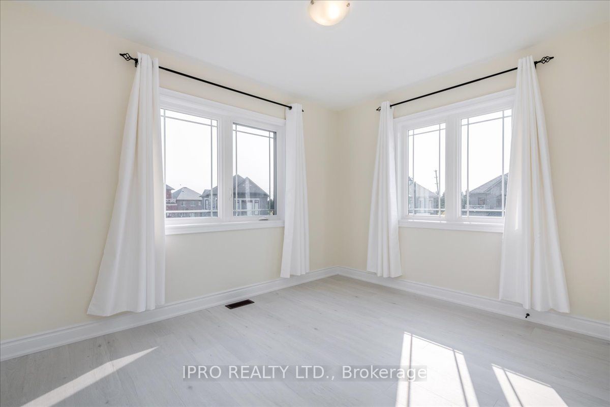 78 Lorne Thomas Place