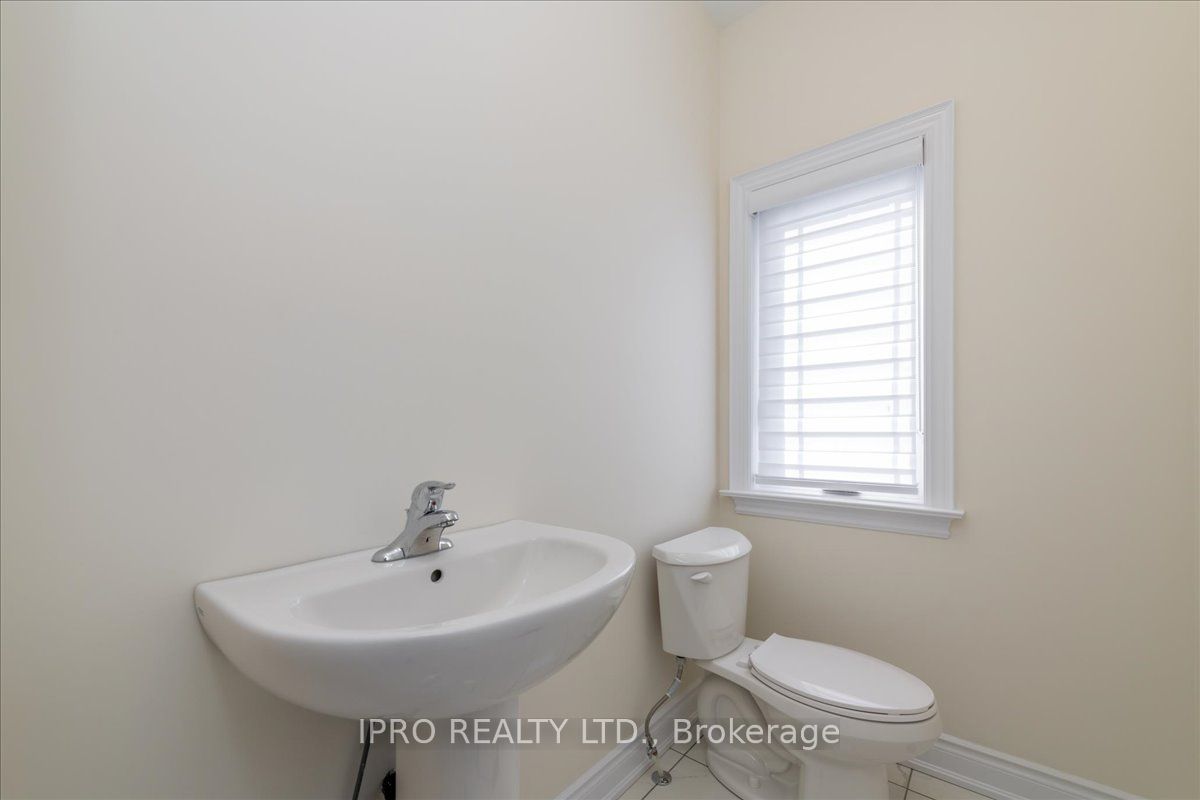 78 Lorne Thomas Place