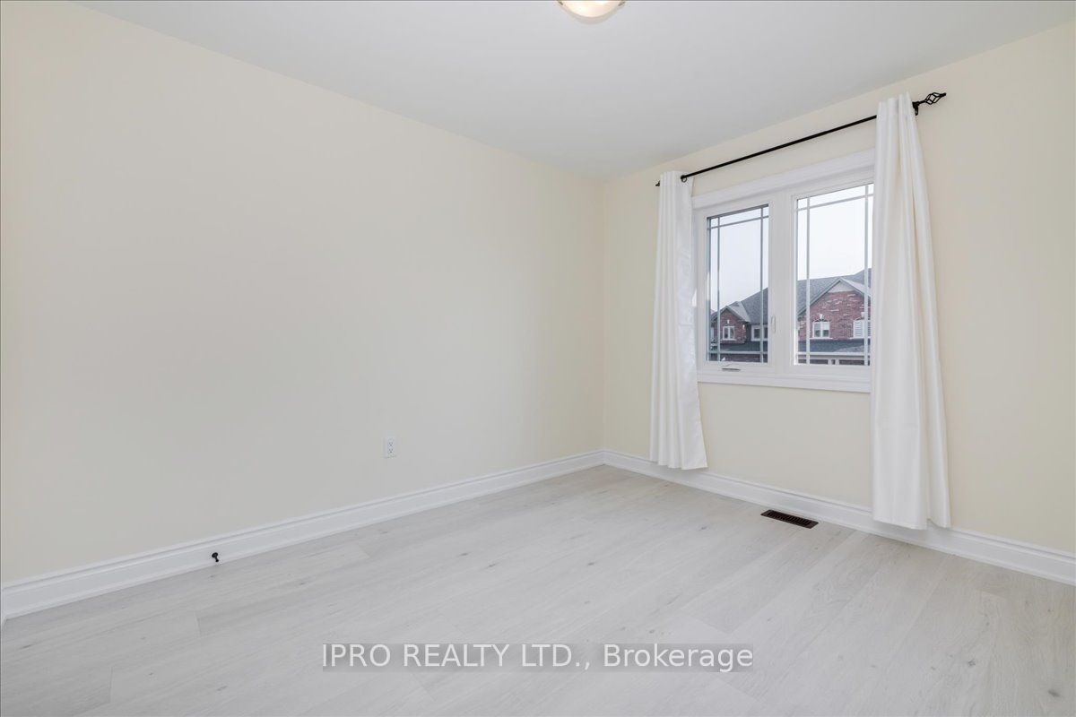 78 Lorne Thomas Place