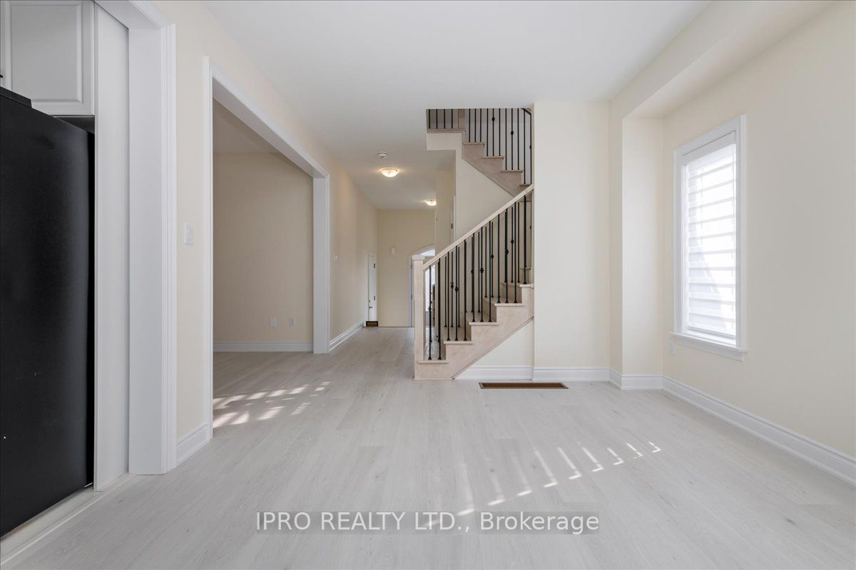 78 Lorne Thomas Place