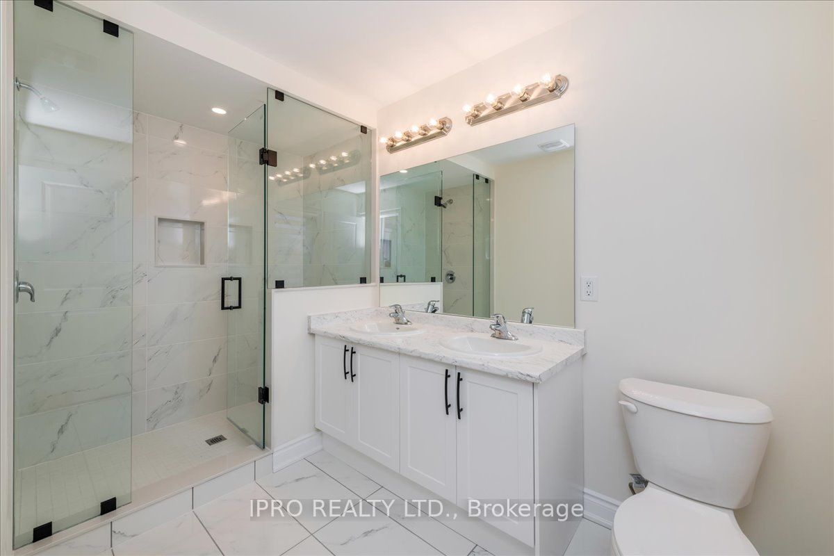 78 Lorne Thomas Place