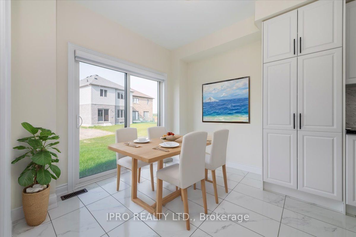 78 Lorne Thomas Place