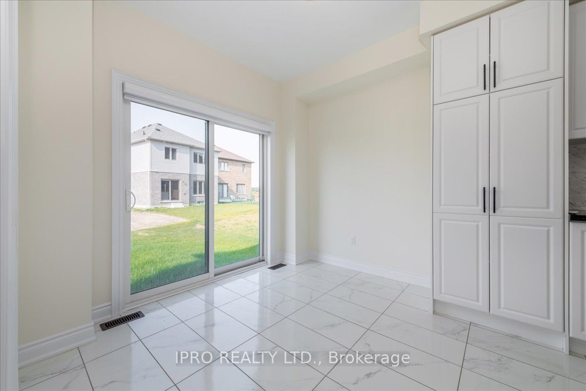 78 Lorne Thomas Place