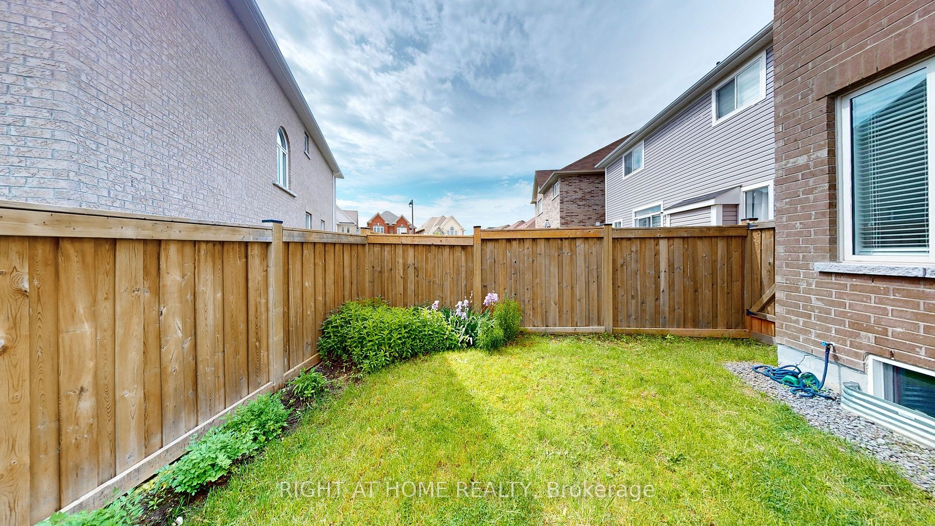 11 Robert Wilson Crescent
