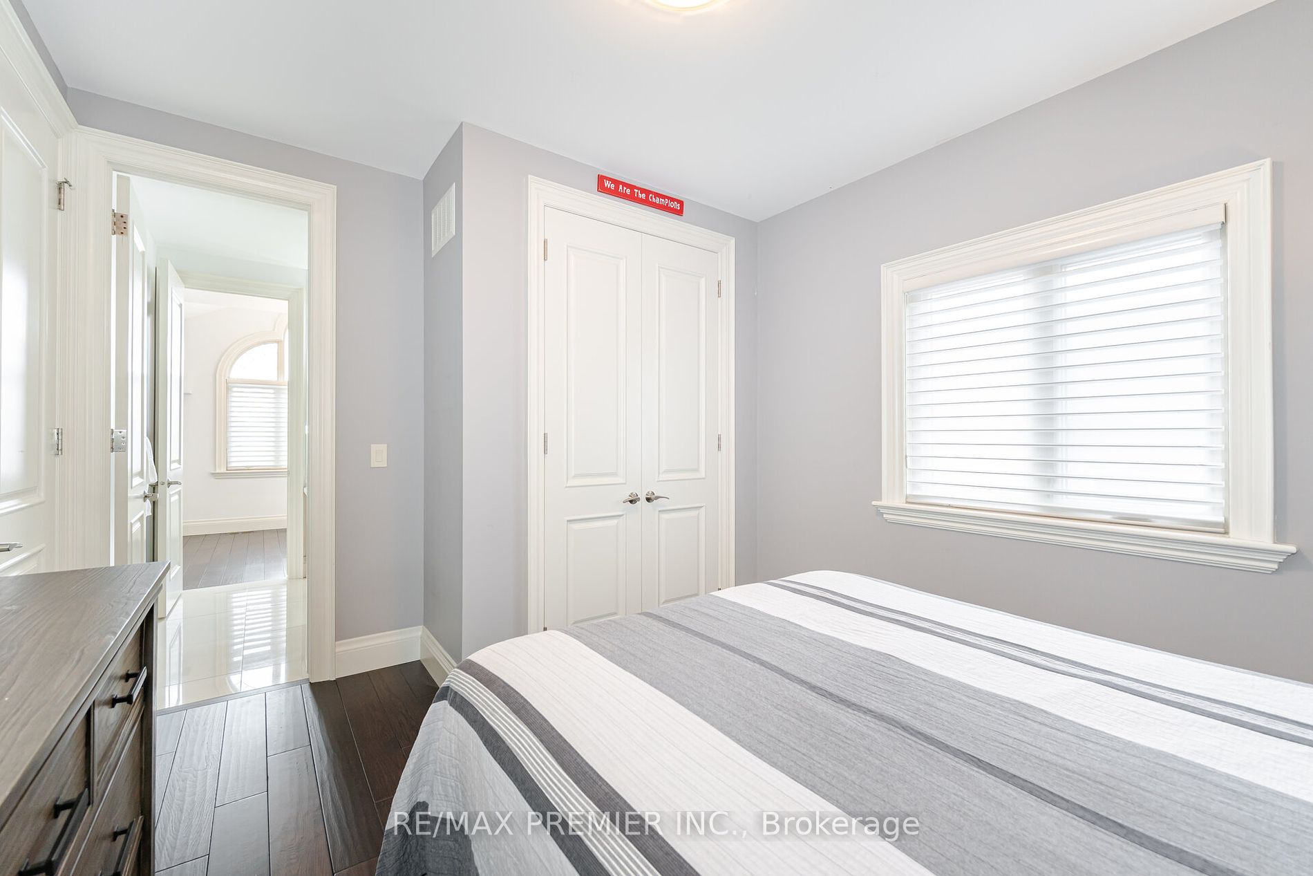 28 Ellerby Square N