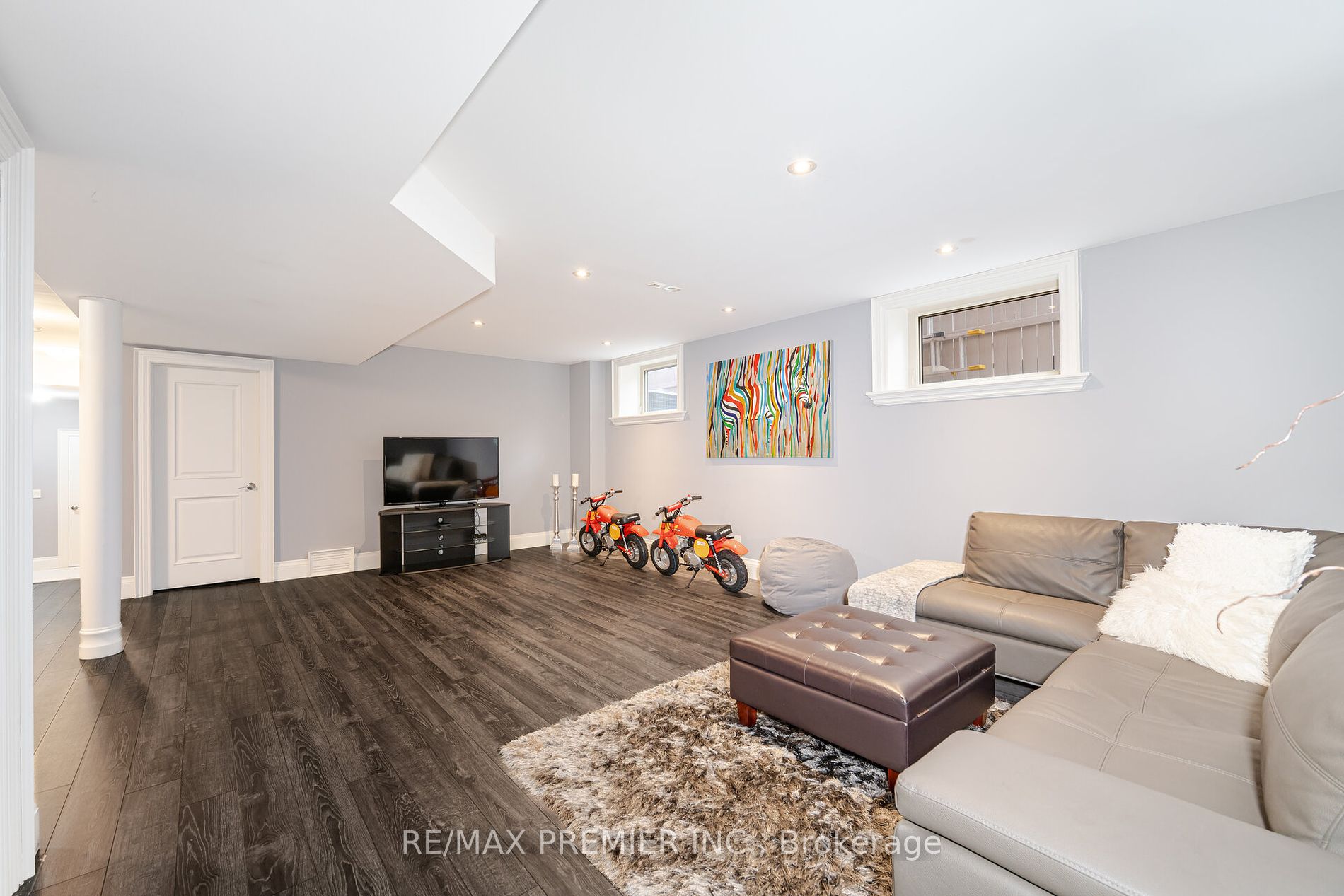 28 Ellerby Square N
