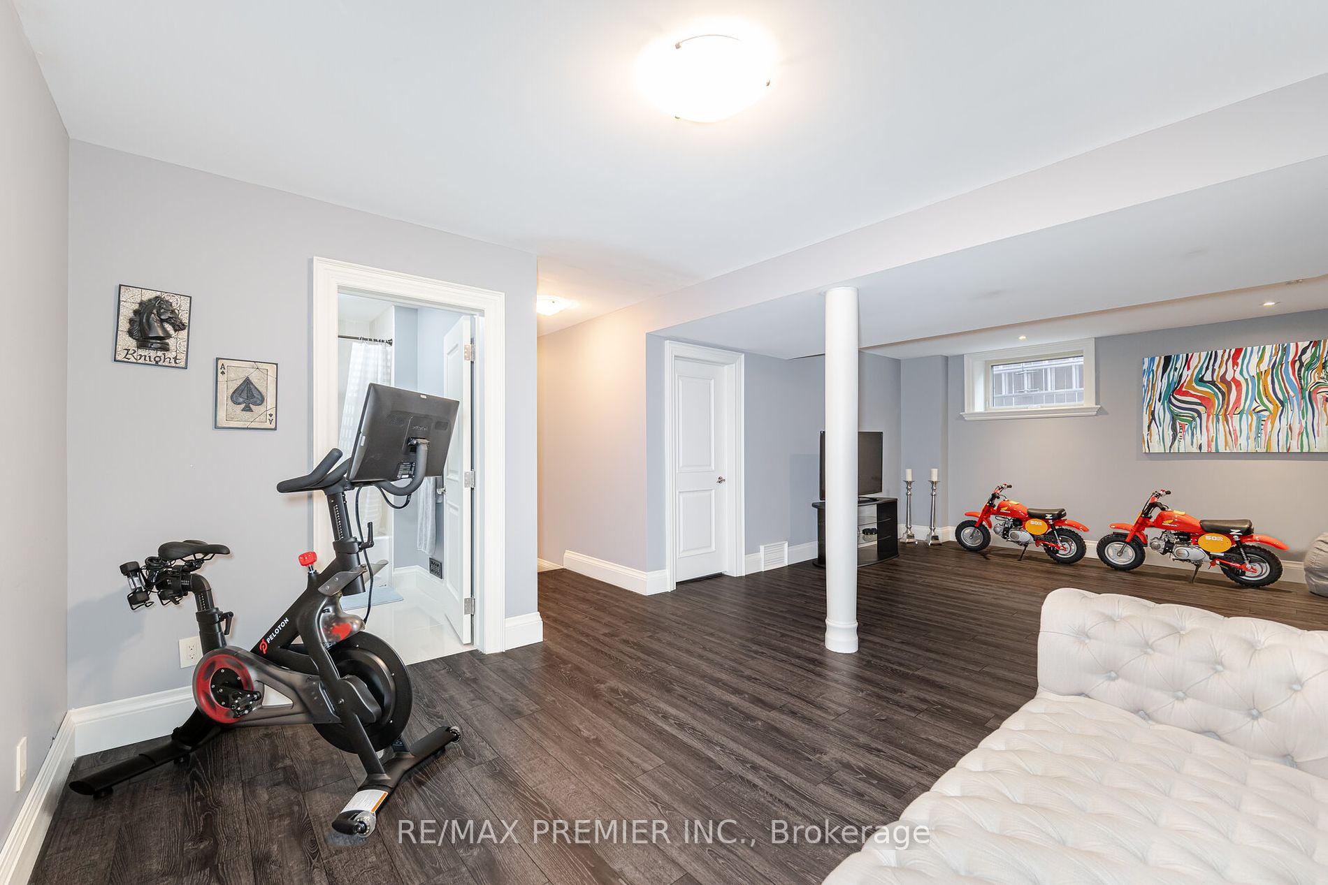 28 Ellerby Square N