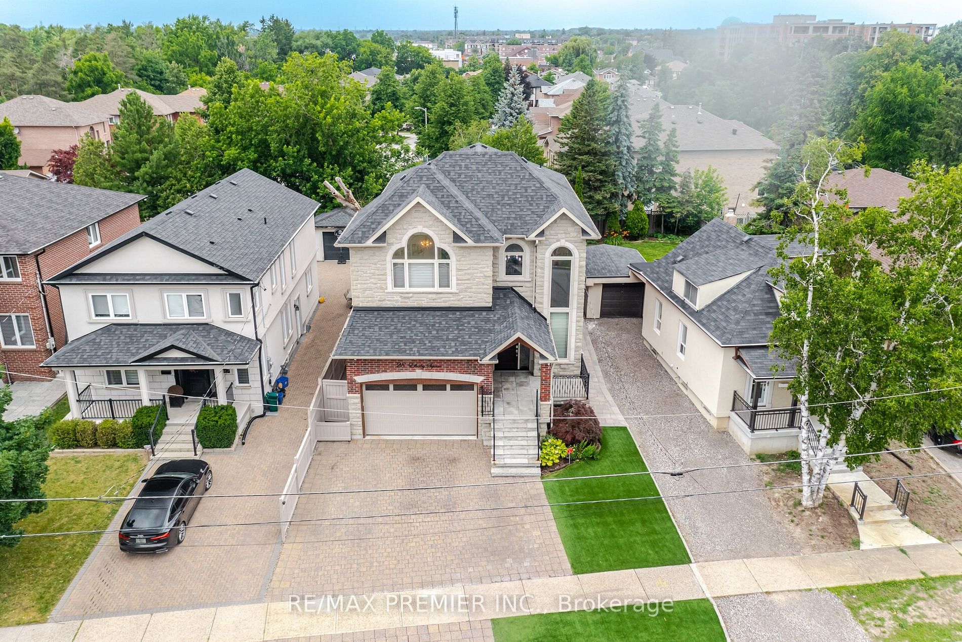 28 Ellerby Square N