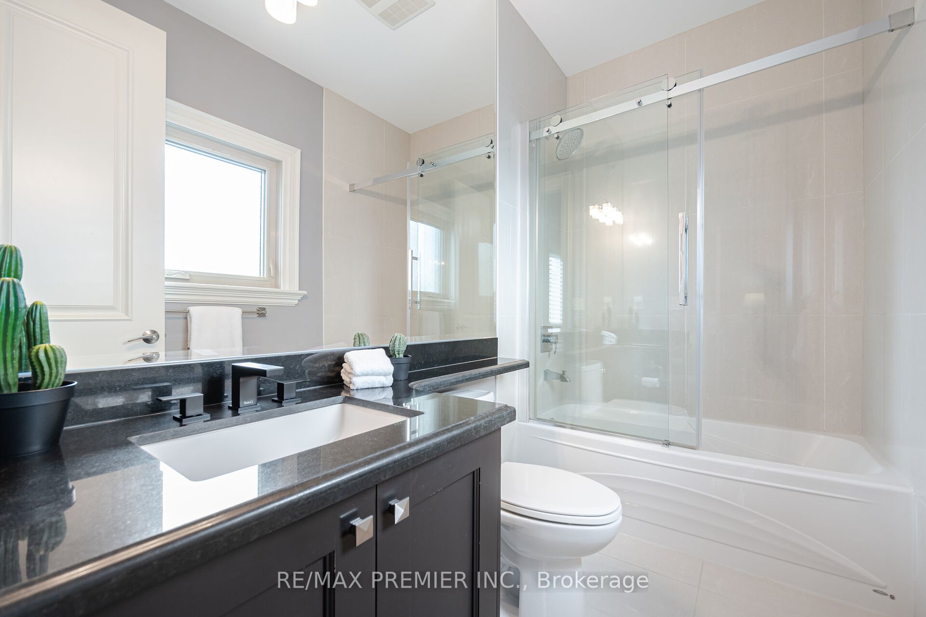28 Ellerby Square N