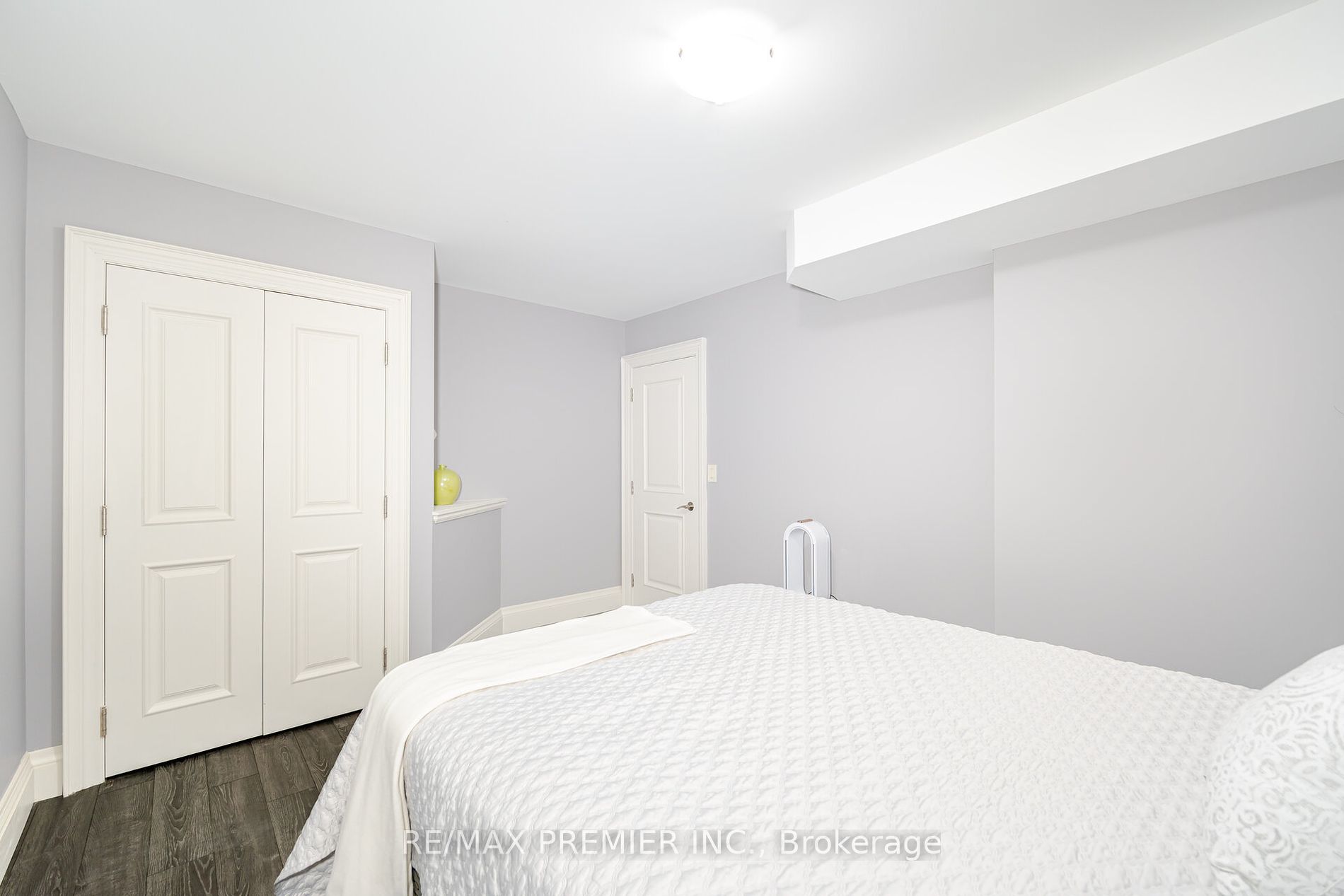 28 Ellerby Square N