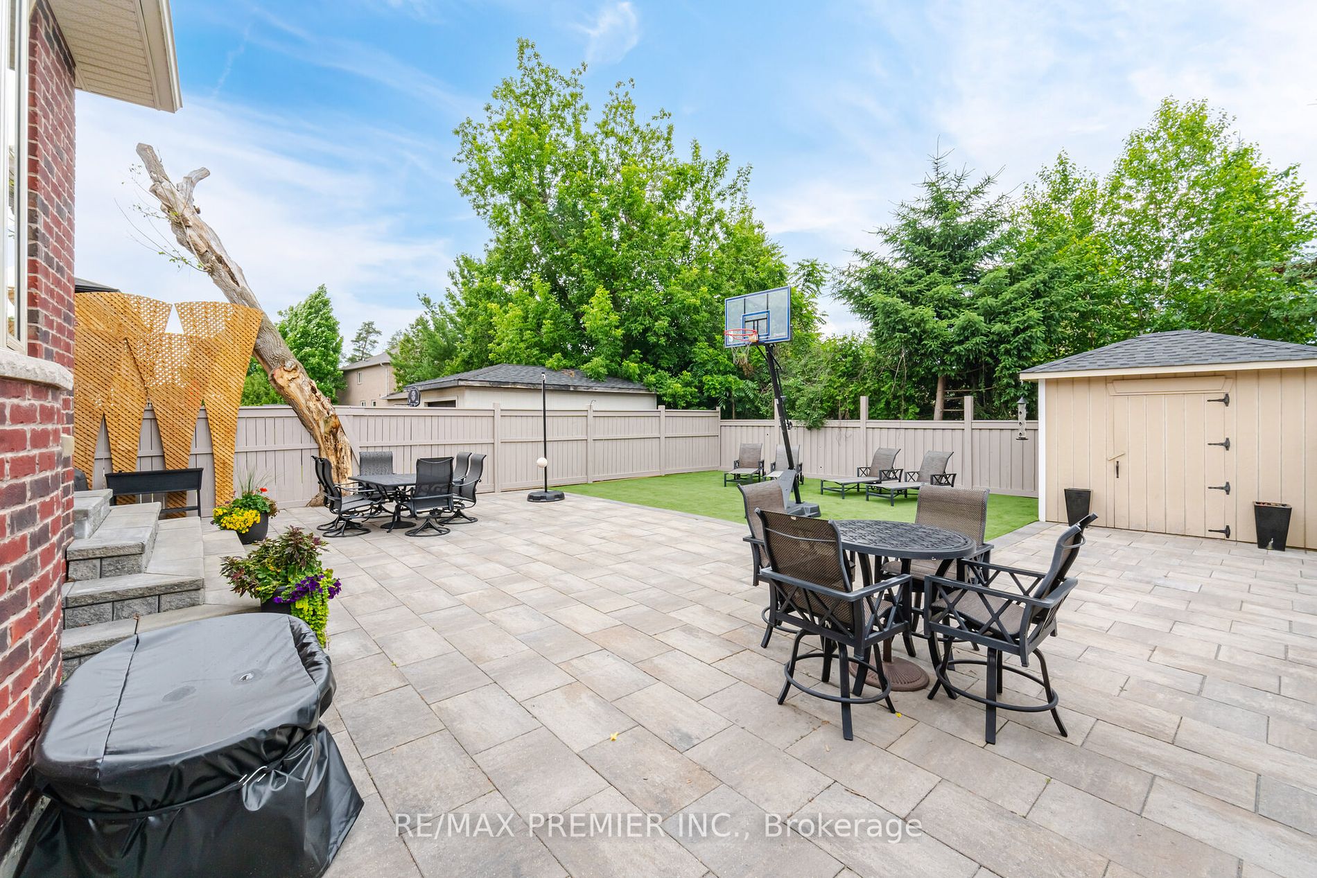 28 Ellerby Square N