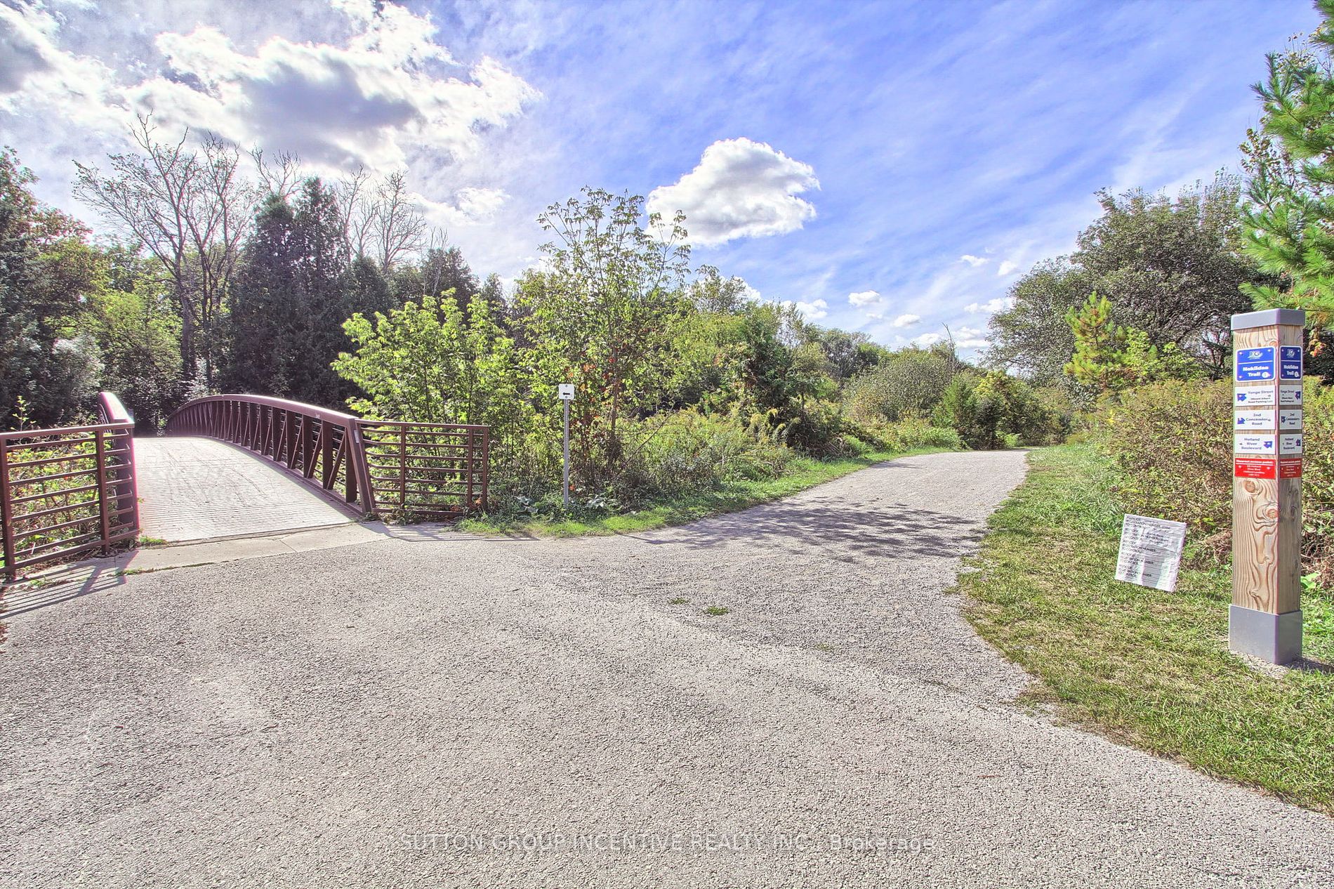 75 Holland River Boulevard