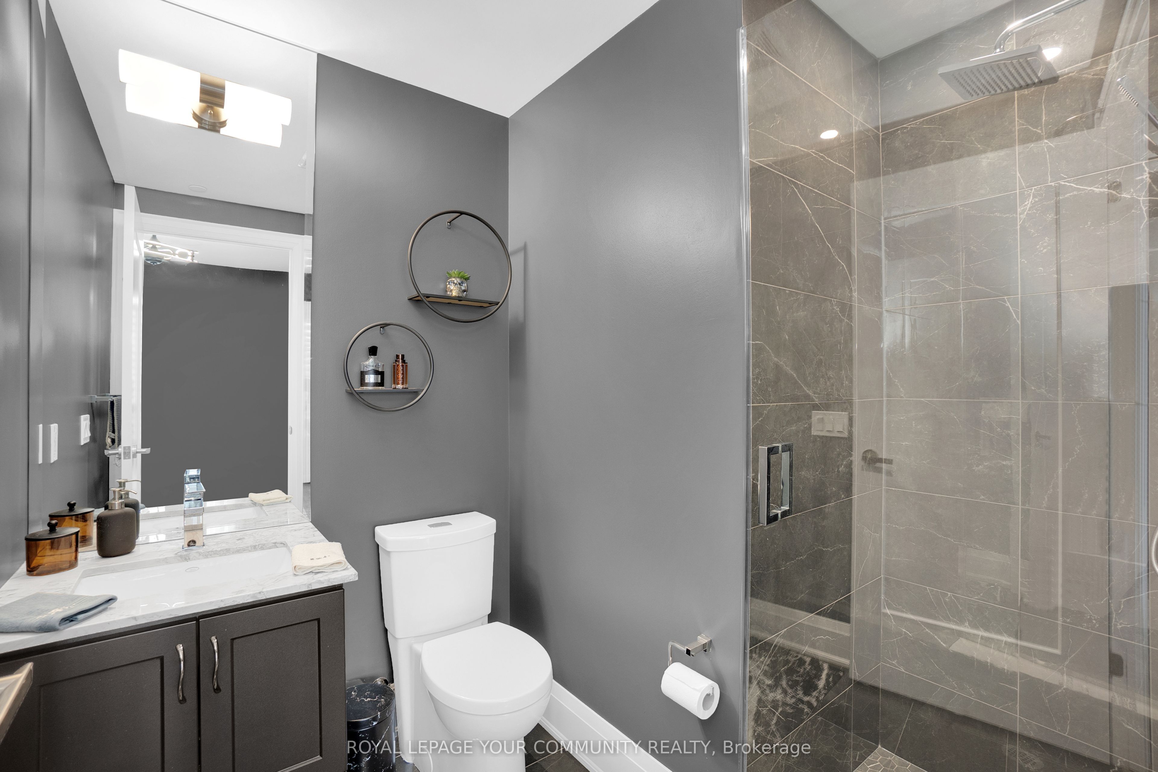 9085 Jane Street #523