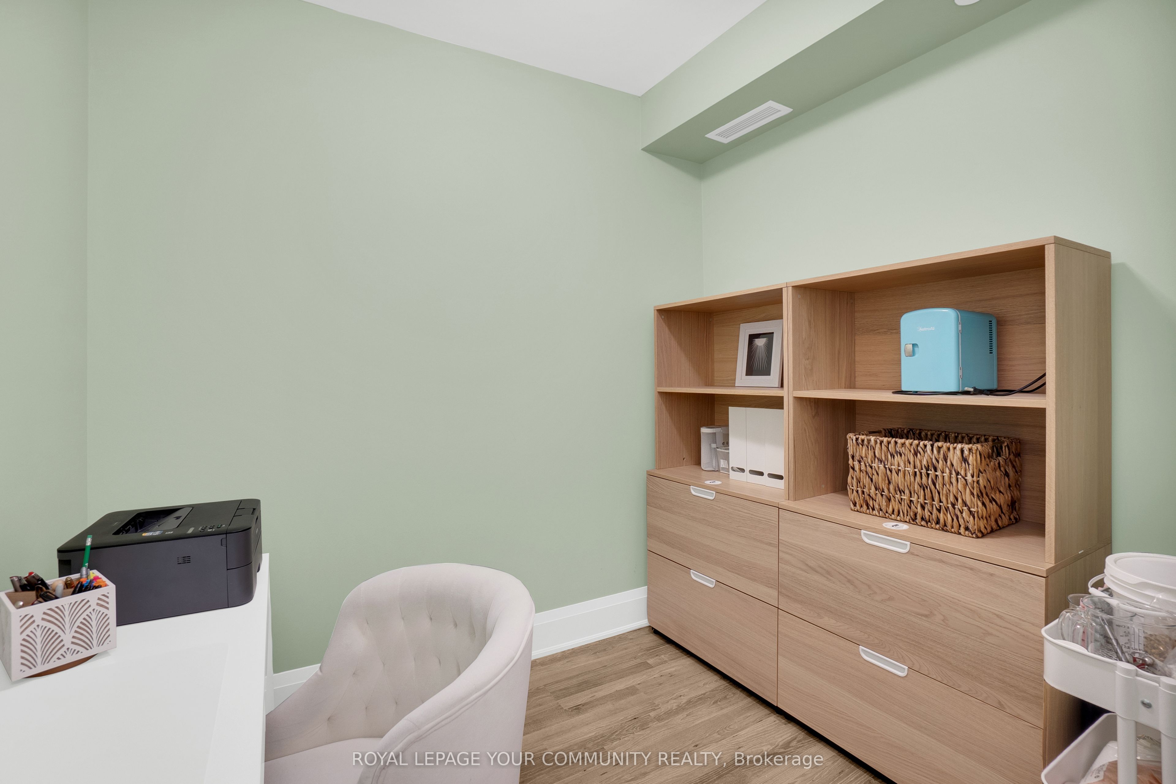 9085 Jane Street #523