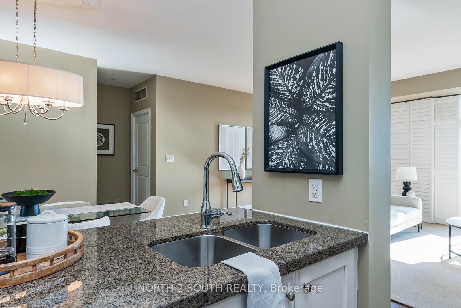 281 Woodbridge Avenue, #521