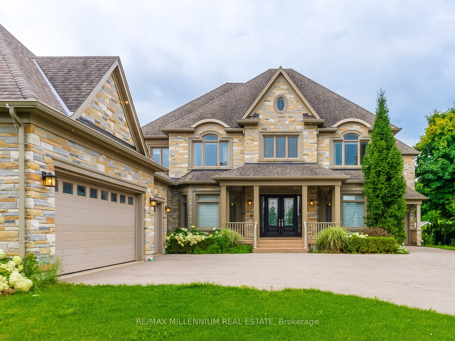 33 Maple Grove Avenue
