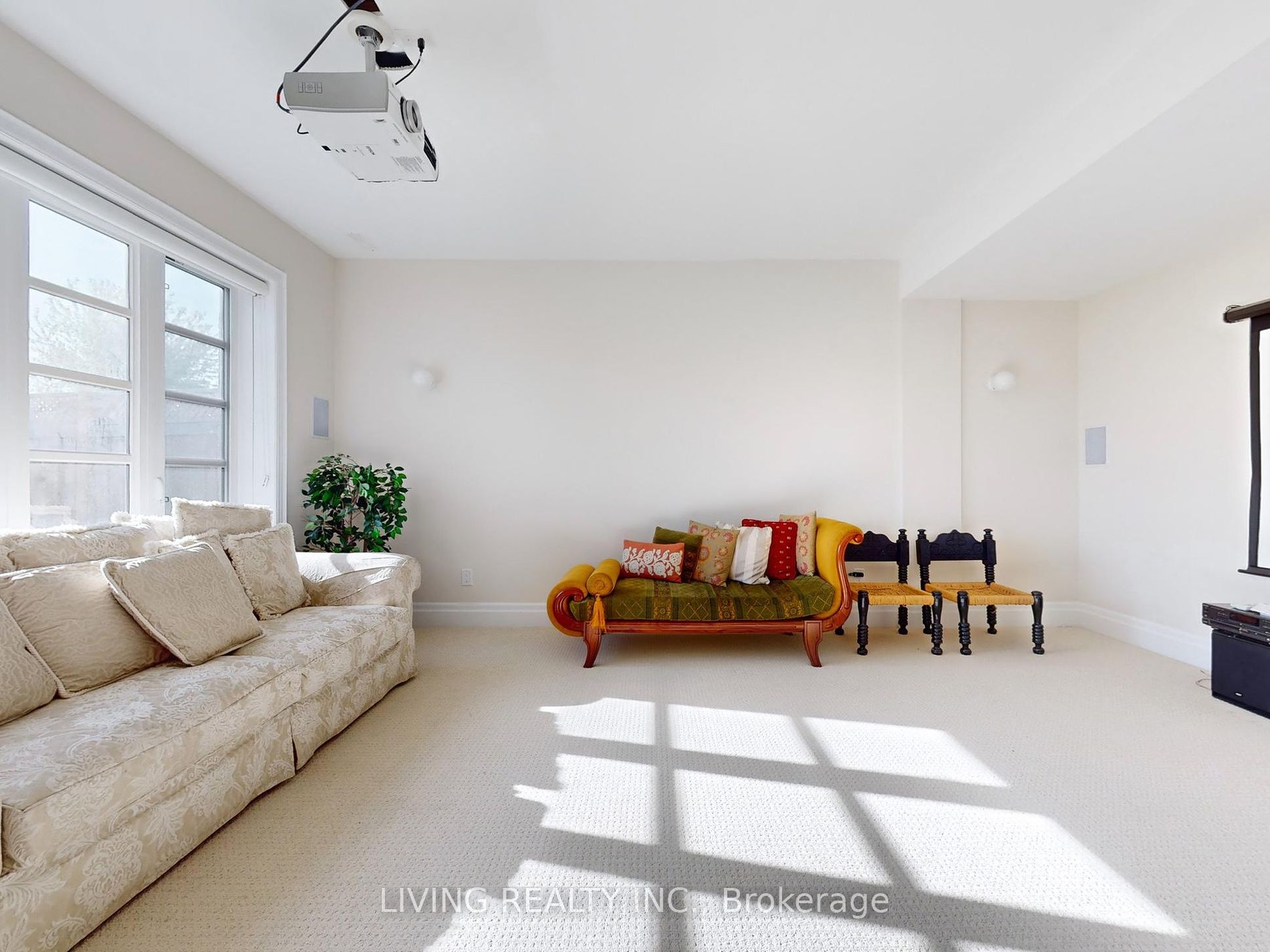 62 Carisbrooke Circ