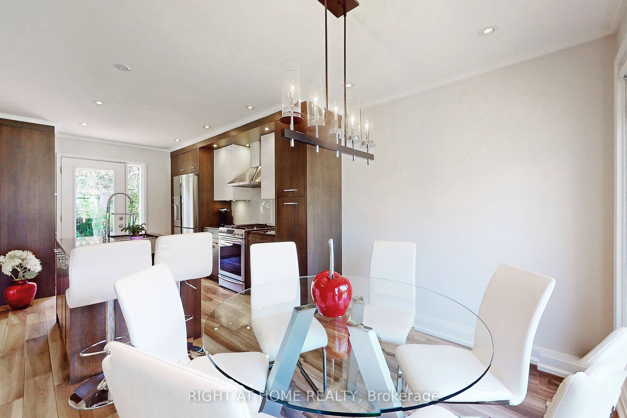 454 Alper Street