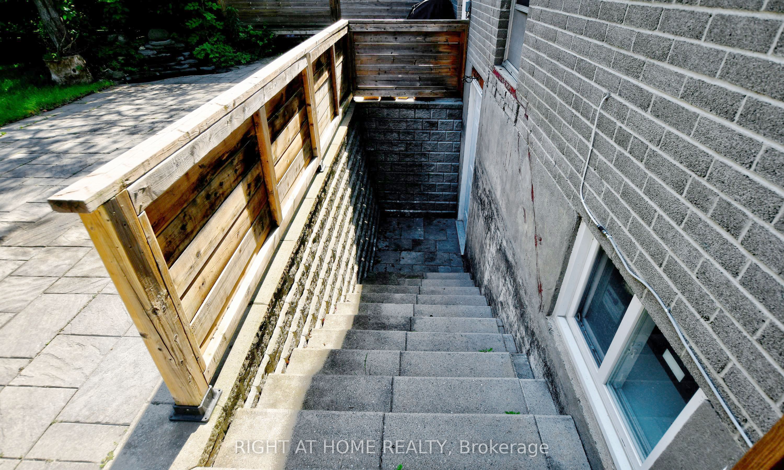 454 Alper Street