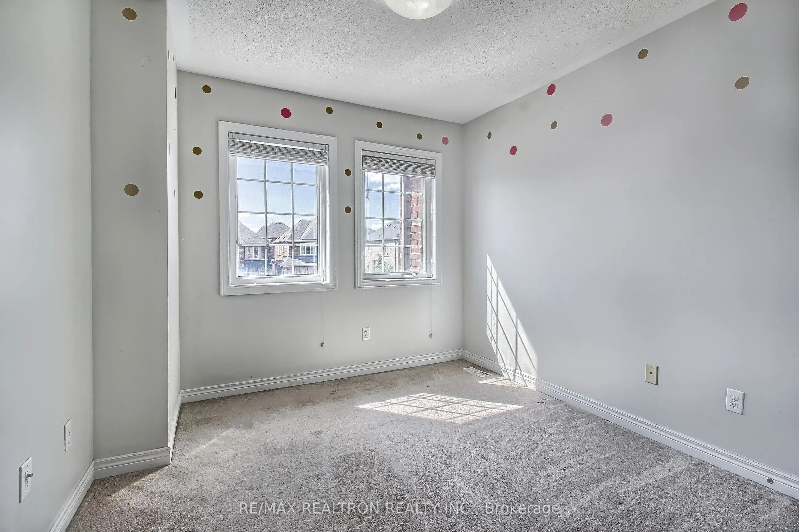 17 Rogers Tr
