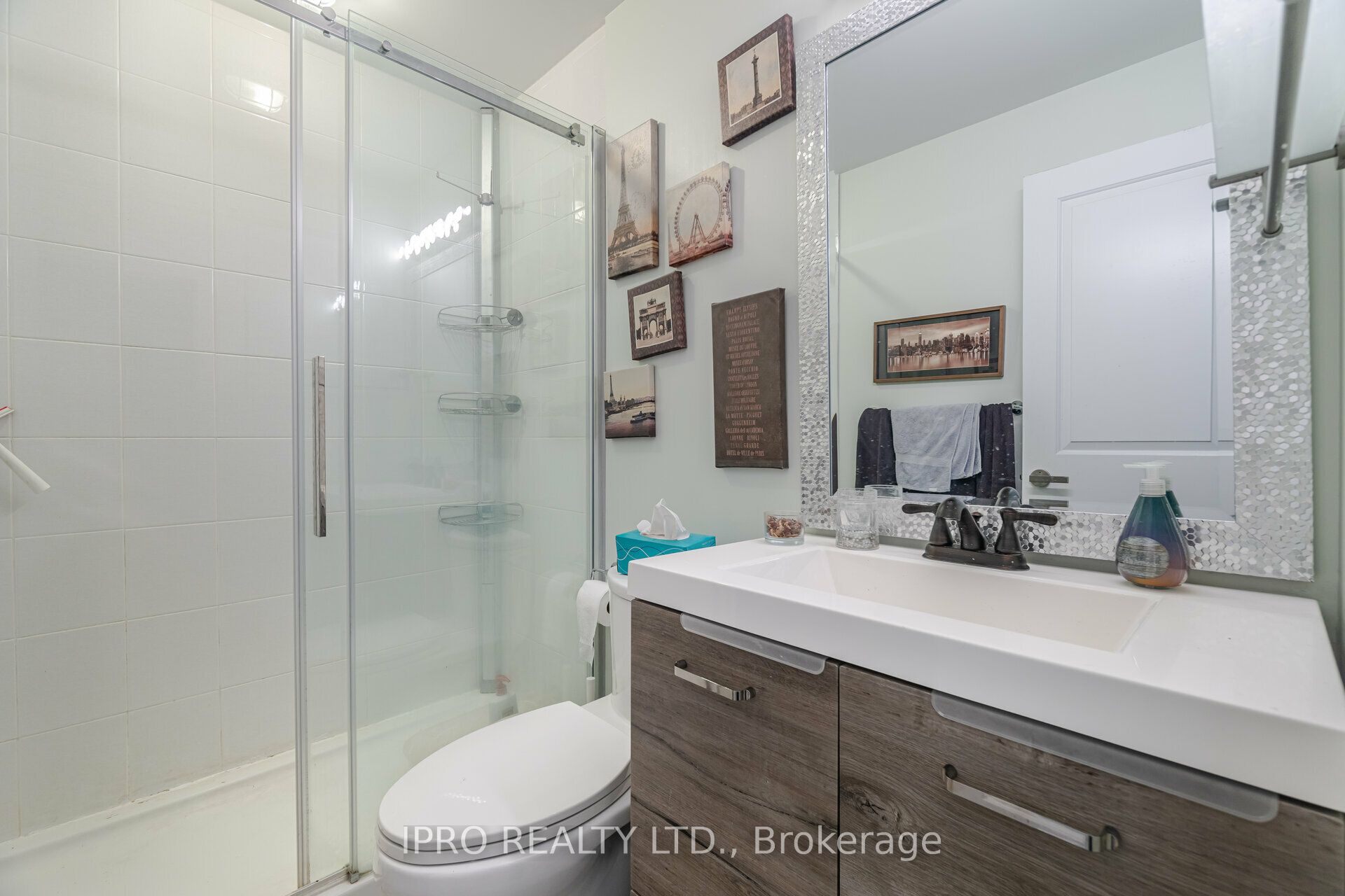 69 Boyne Street N, #402