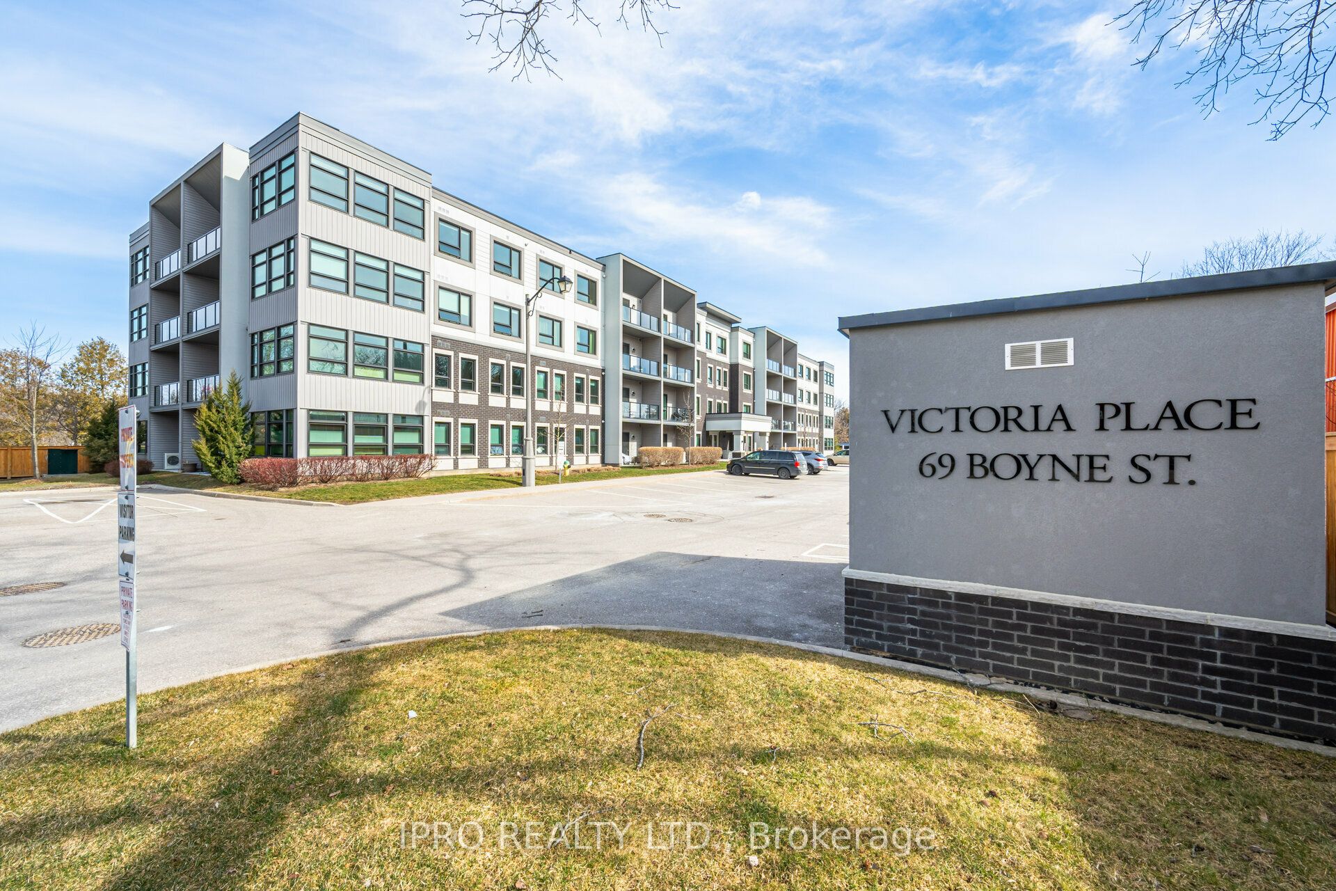 69 Boyne Street N, #402