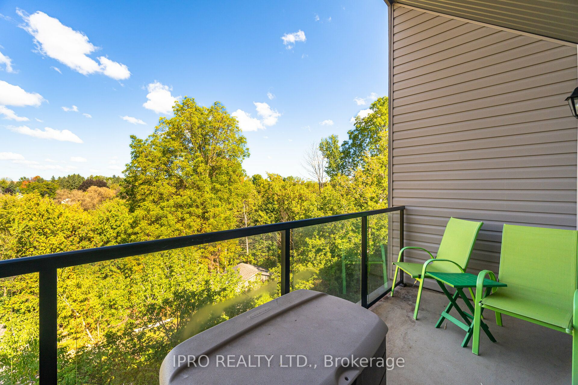 69 Boyne Street N, #402