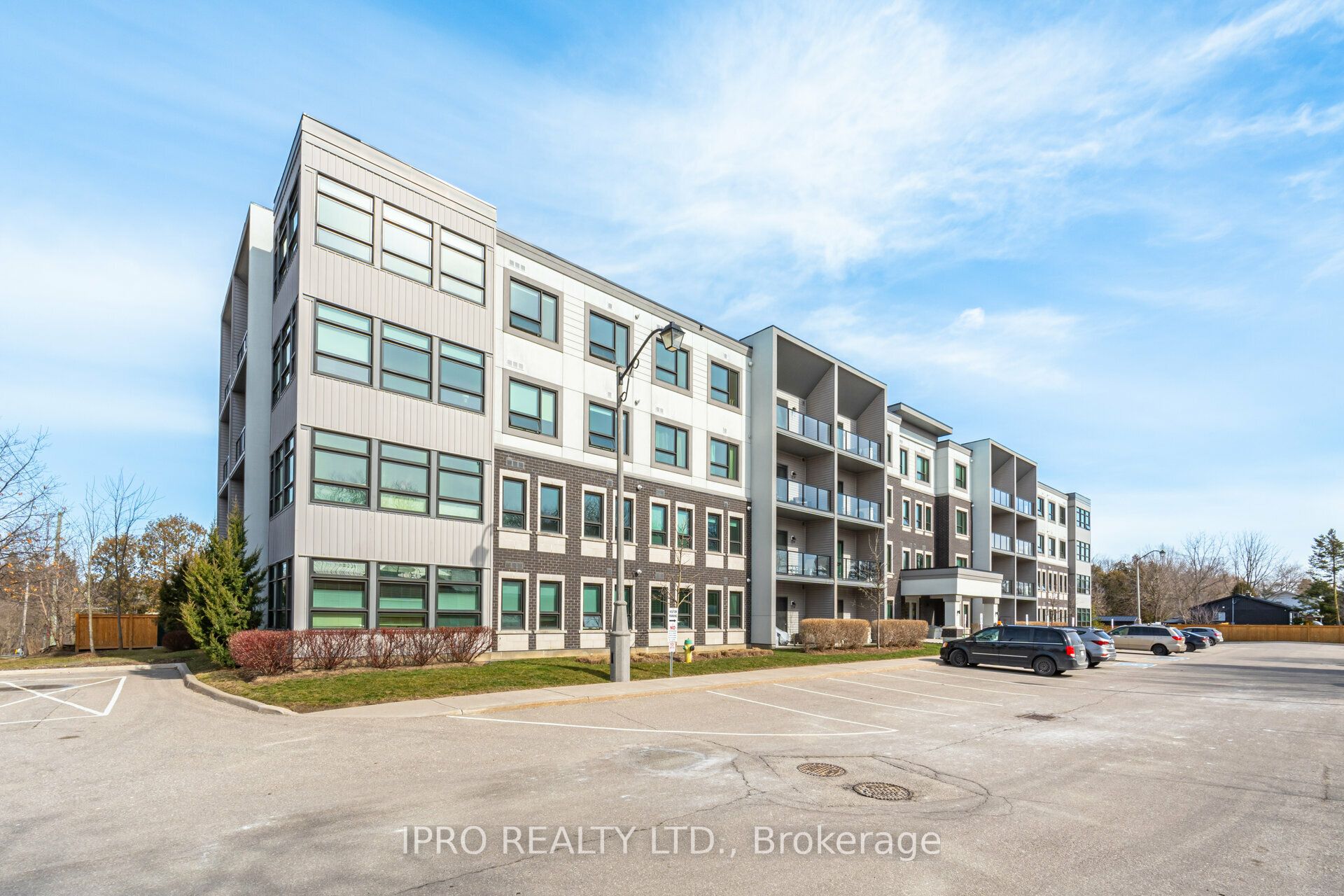 69 Boyne Street N, #402