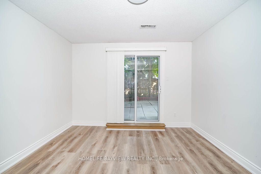 12 Poplar Crescent, #34