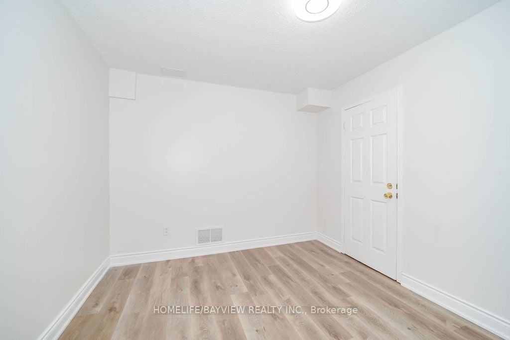 12 Poplar Crescent, #34