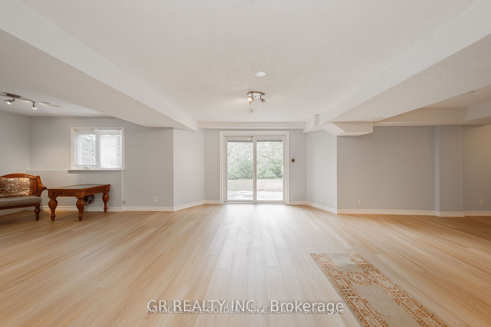 151 Old Surrey Lane