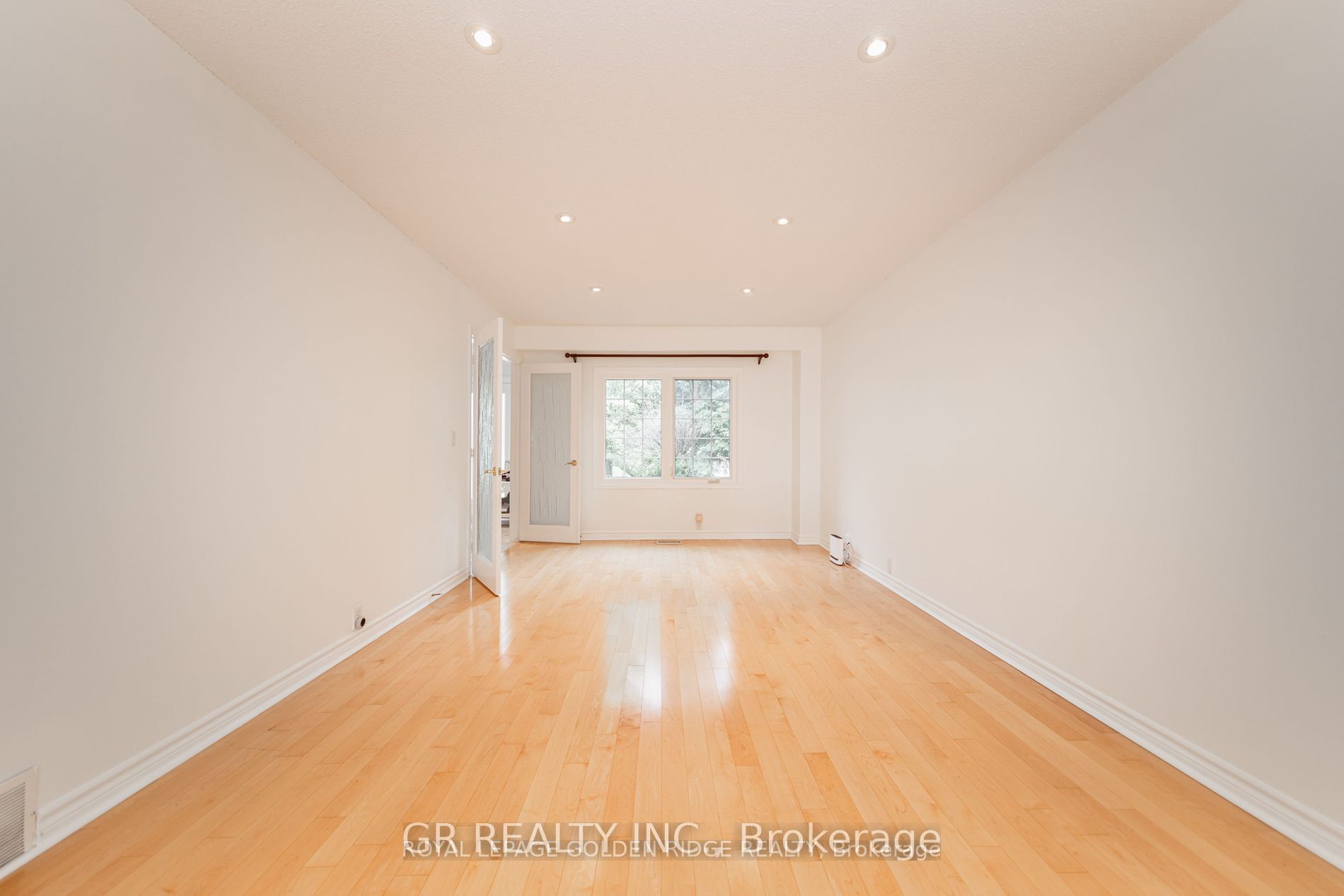 151 Old Surrey Lane