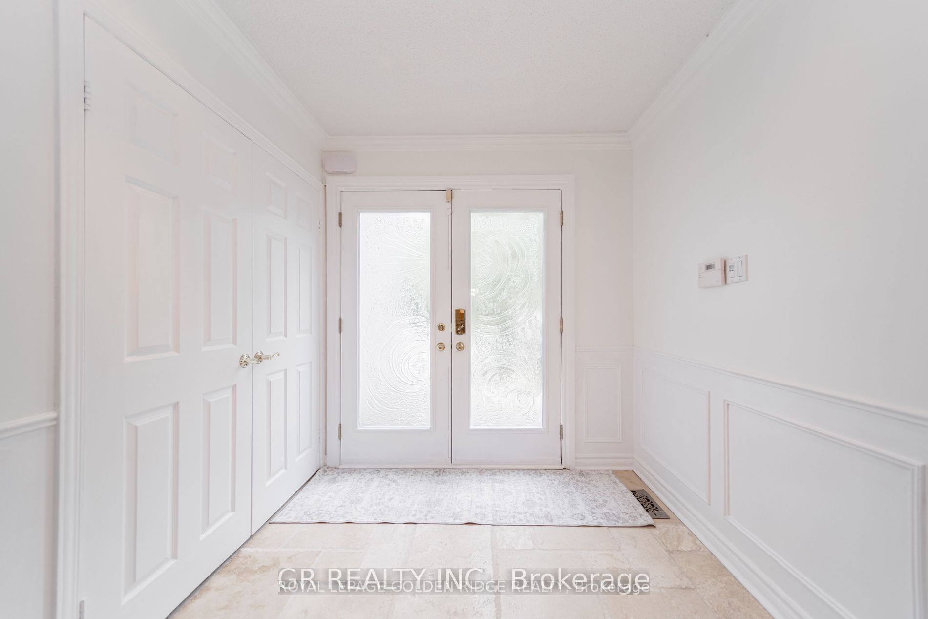 151 Old Surrey Lane