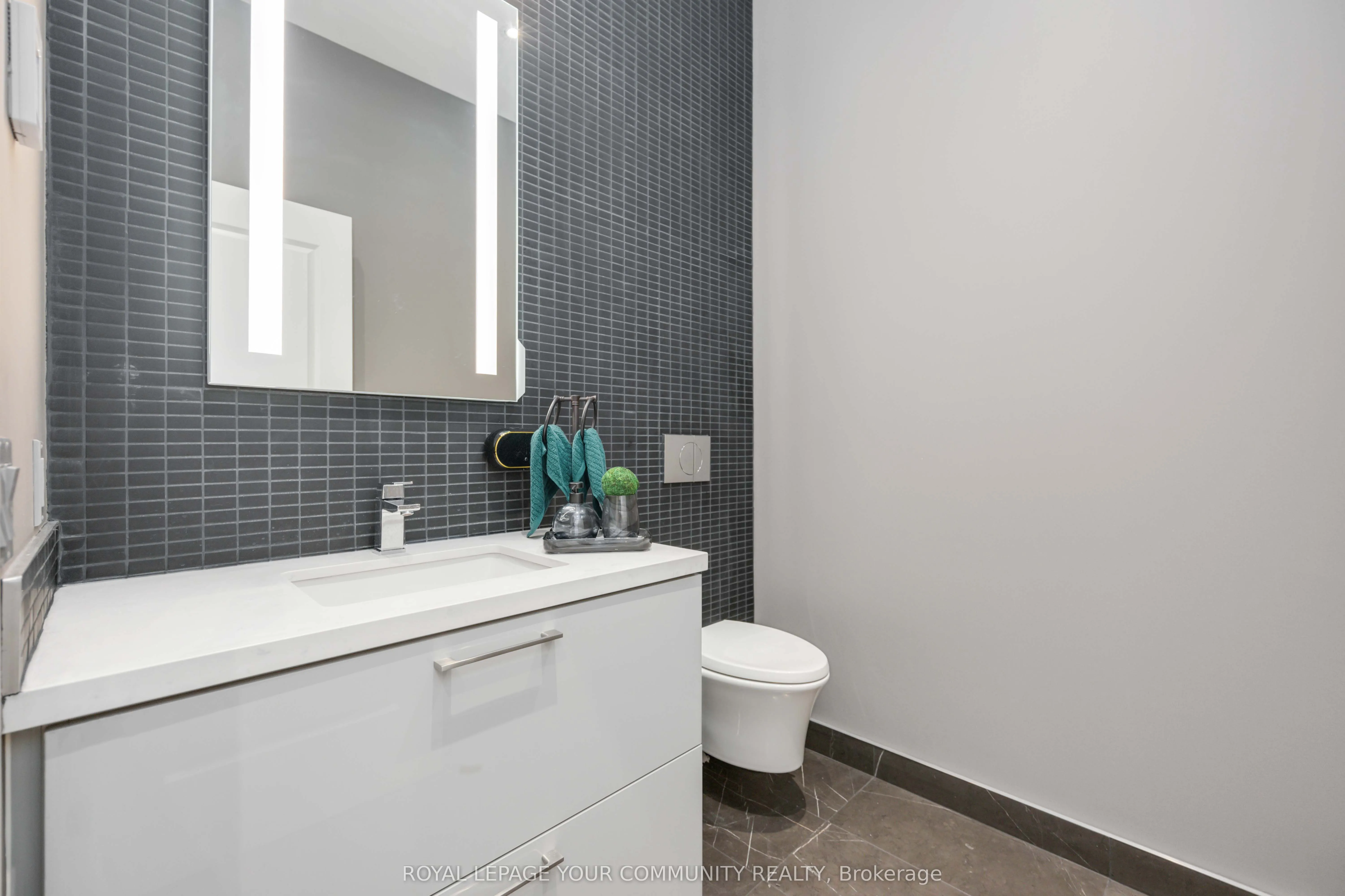 1 Grandview Avenue, #PH1