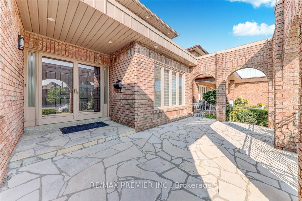 99 Benjamin Drive